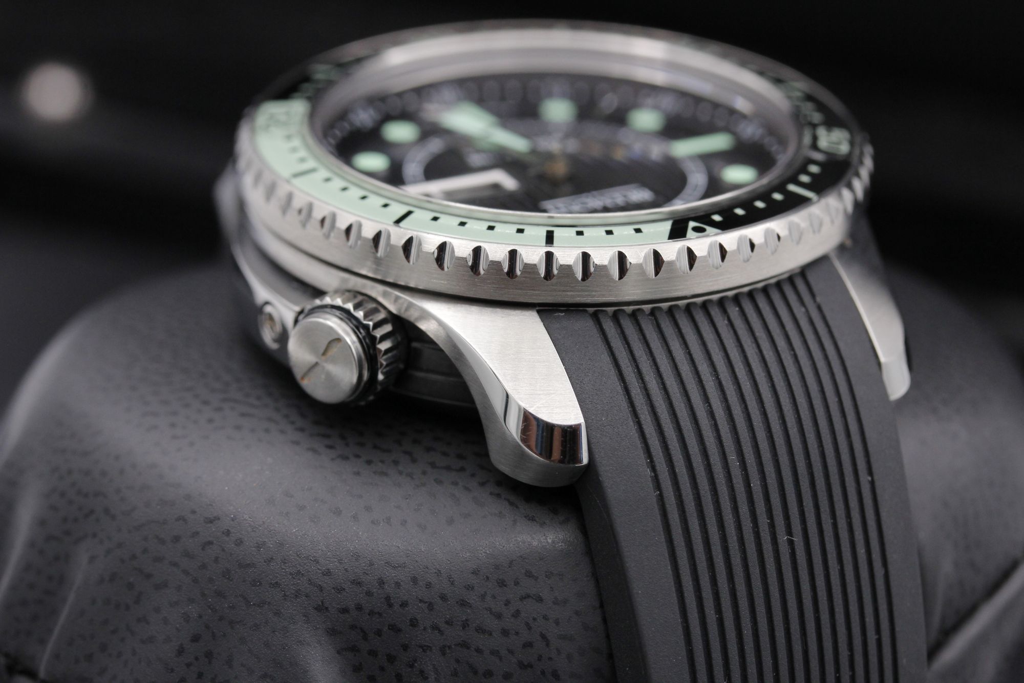 Bremont Supermarine S500/BK-GN Thumbnail 4