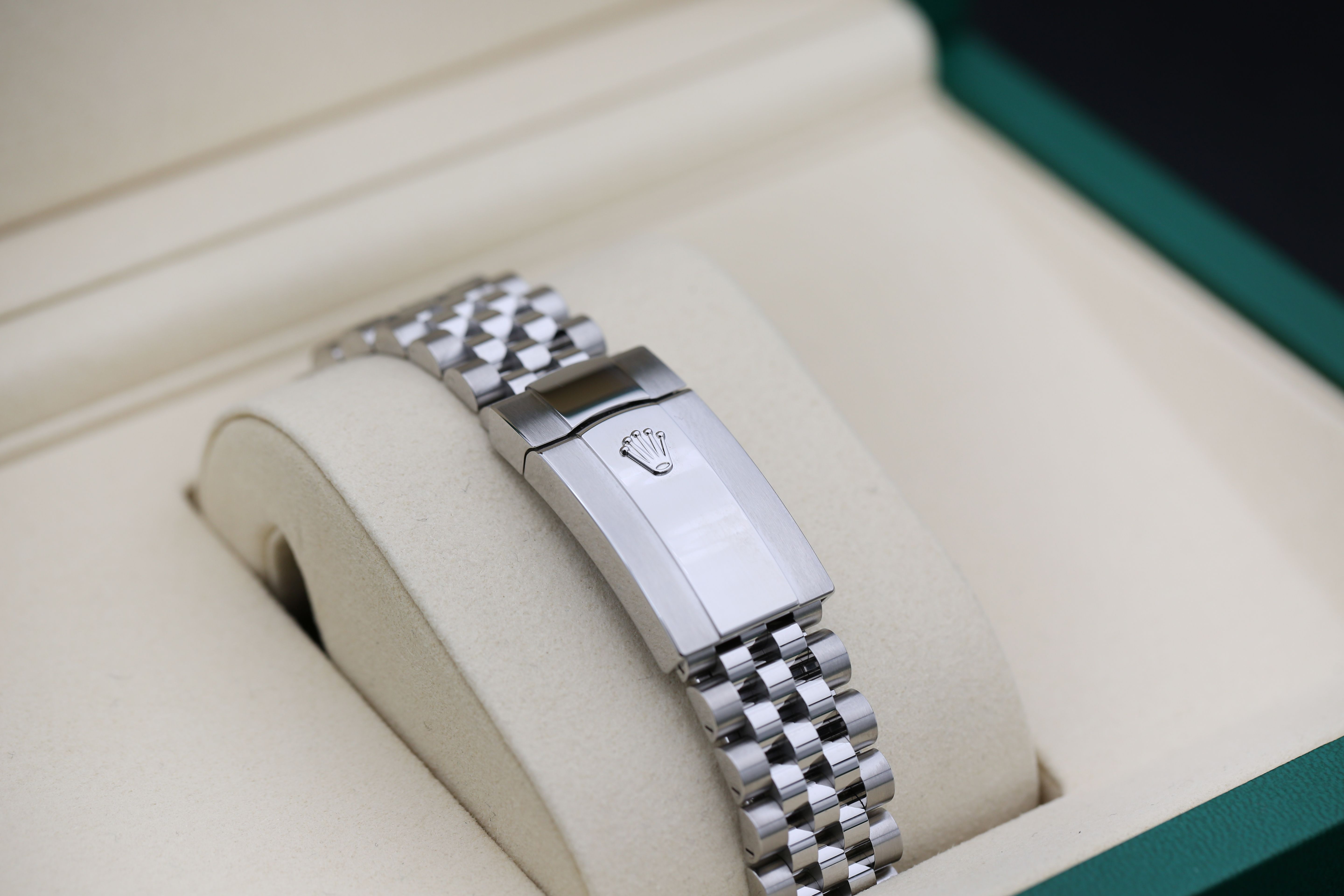 Rolex Datejust 41 126300 Thumbnail 3