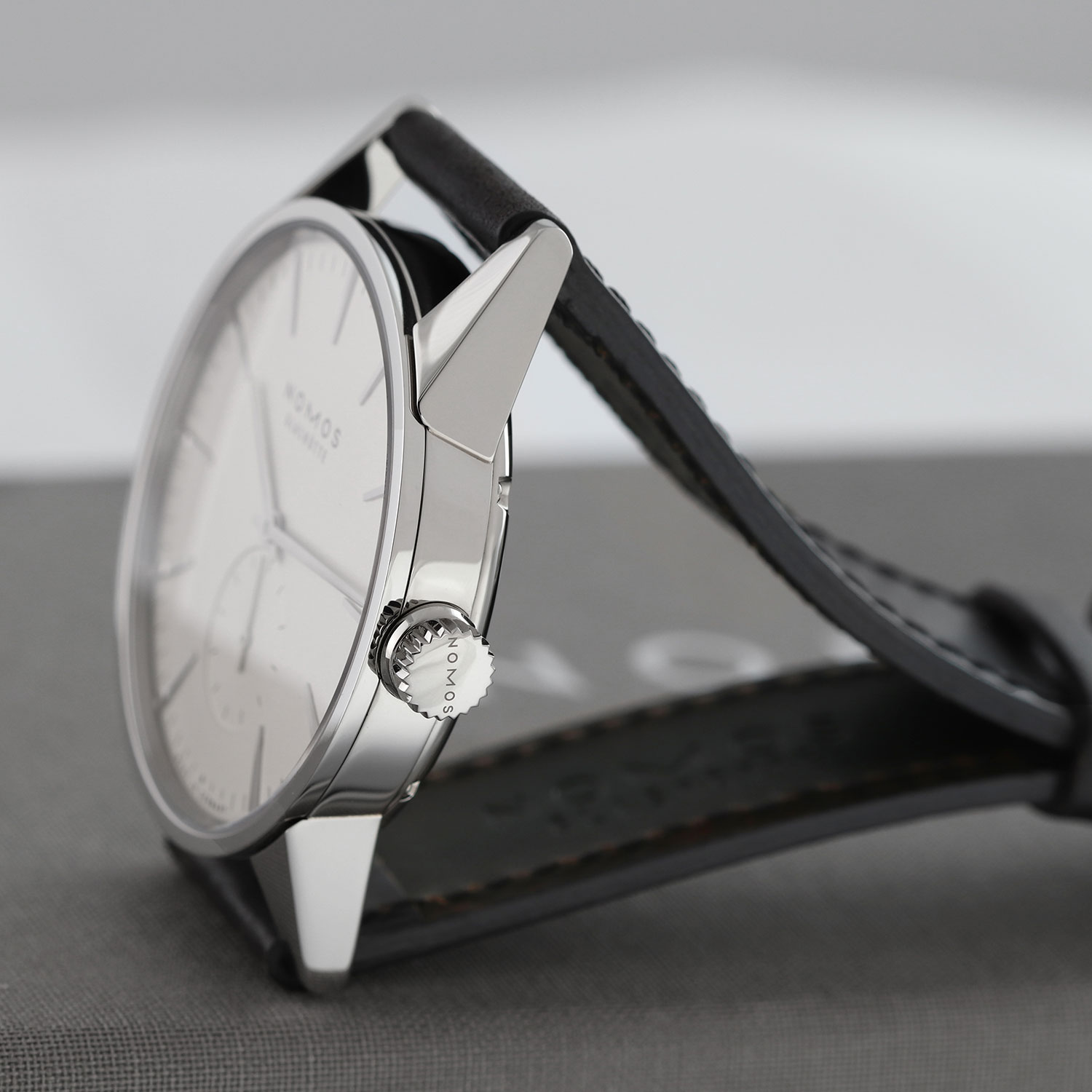 Nomos Glashutte Zurich 801 Thumbnail 3