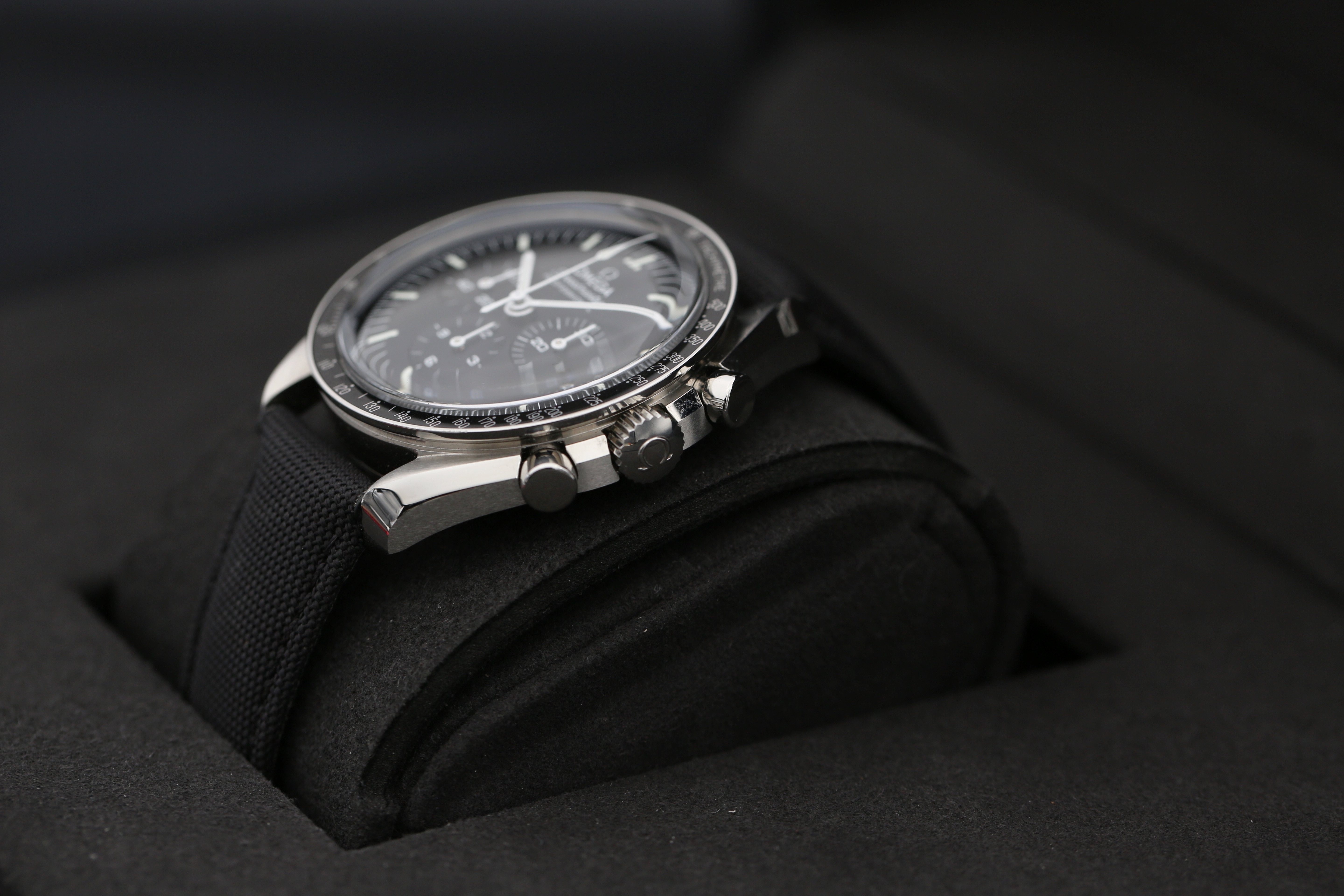 Omega Speedmaster Moonwatch Professional 310.32.42.50.01.001 Thumbnail 6
