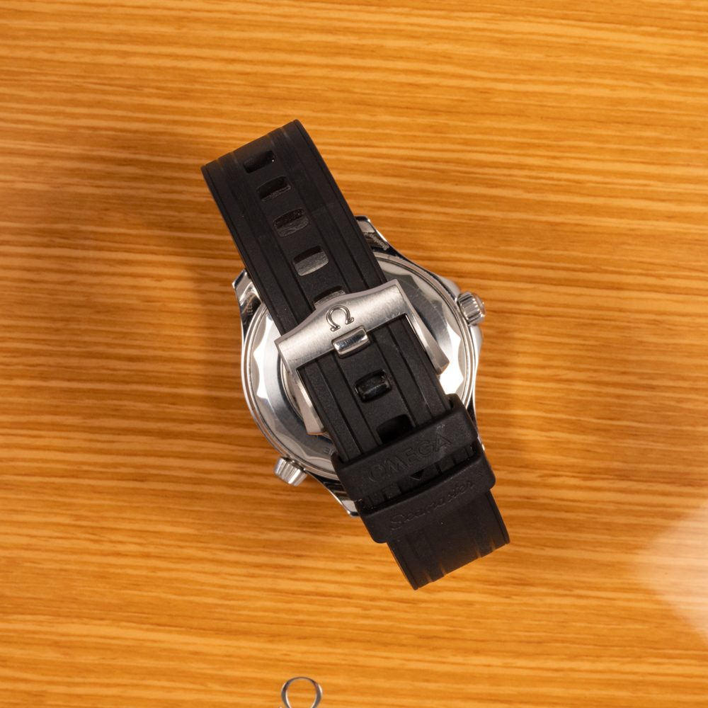 Omega Seamaster Diver 300m 210.32.42.20.01.001 Thumbnail 3