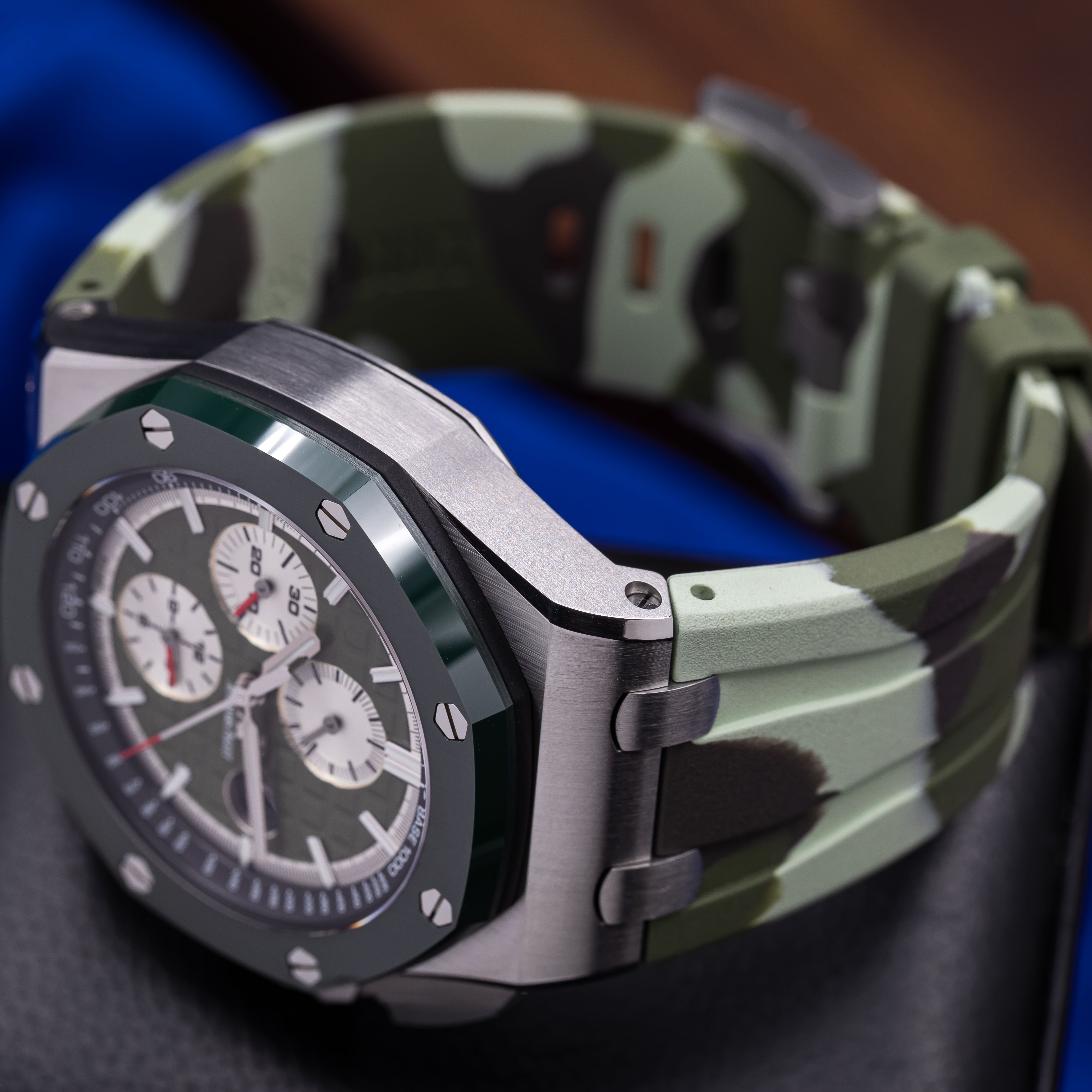 Audemars Piguet Royal Oak Offshore 26400SO.OO.A055CA.01 Thumbnail 3