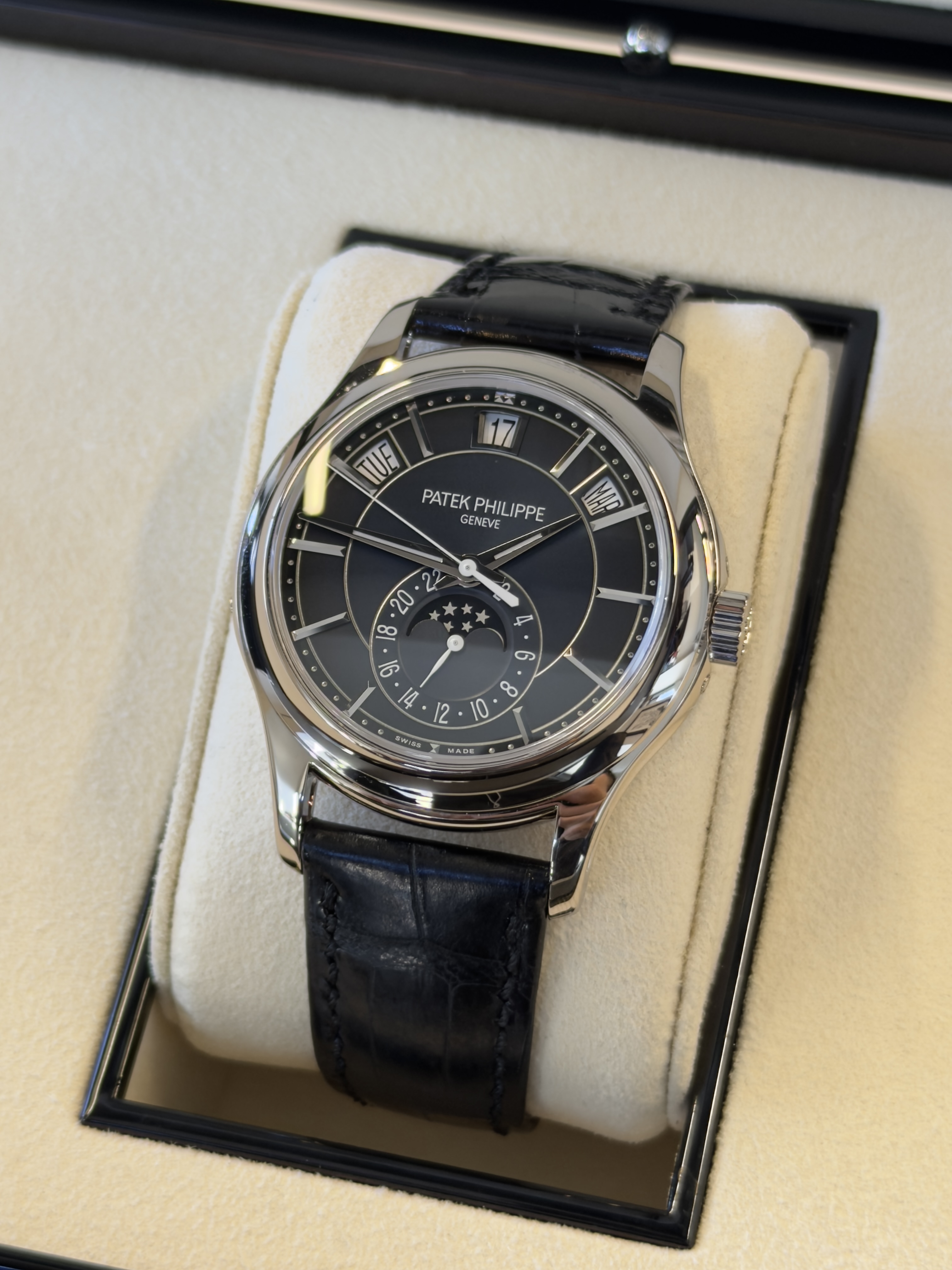 Patek Philippe Complications 5205G-013 Thumbnail 2