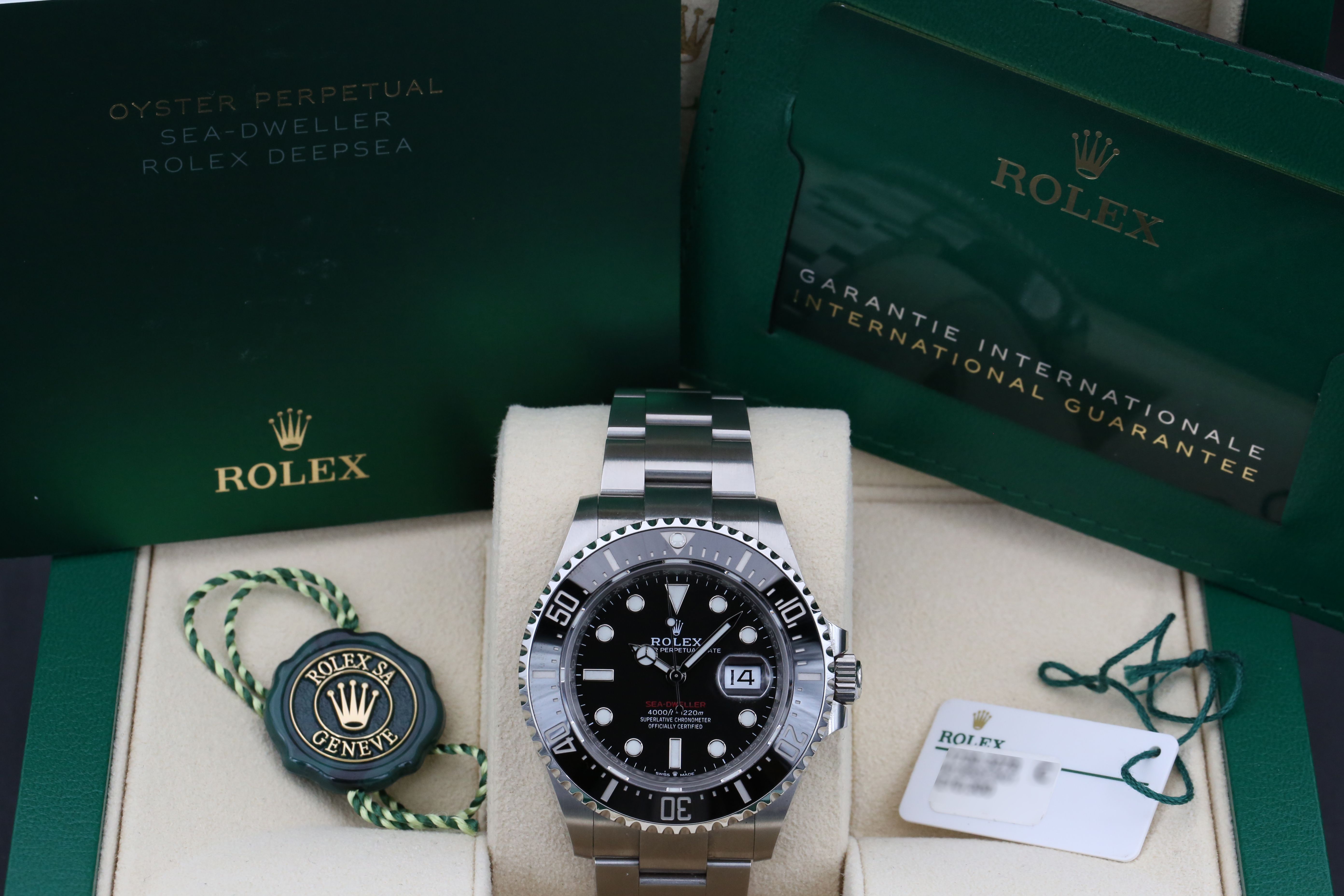 Rolex Sea-Dweller 126600 Thumbnail 7