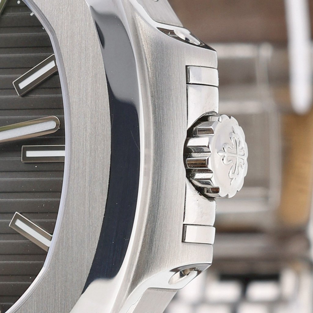 Patek Philippe Nautilus 5726A-001 Thumbnail 5
