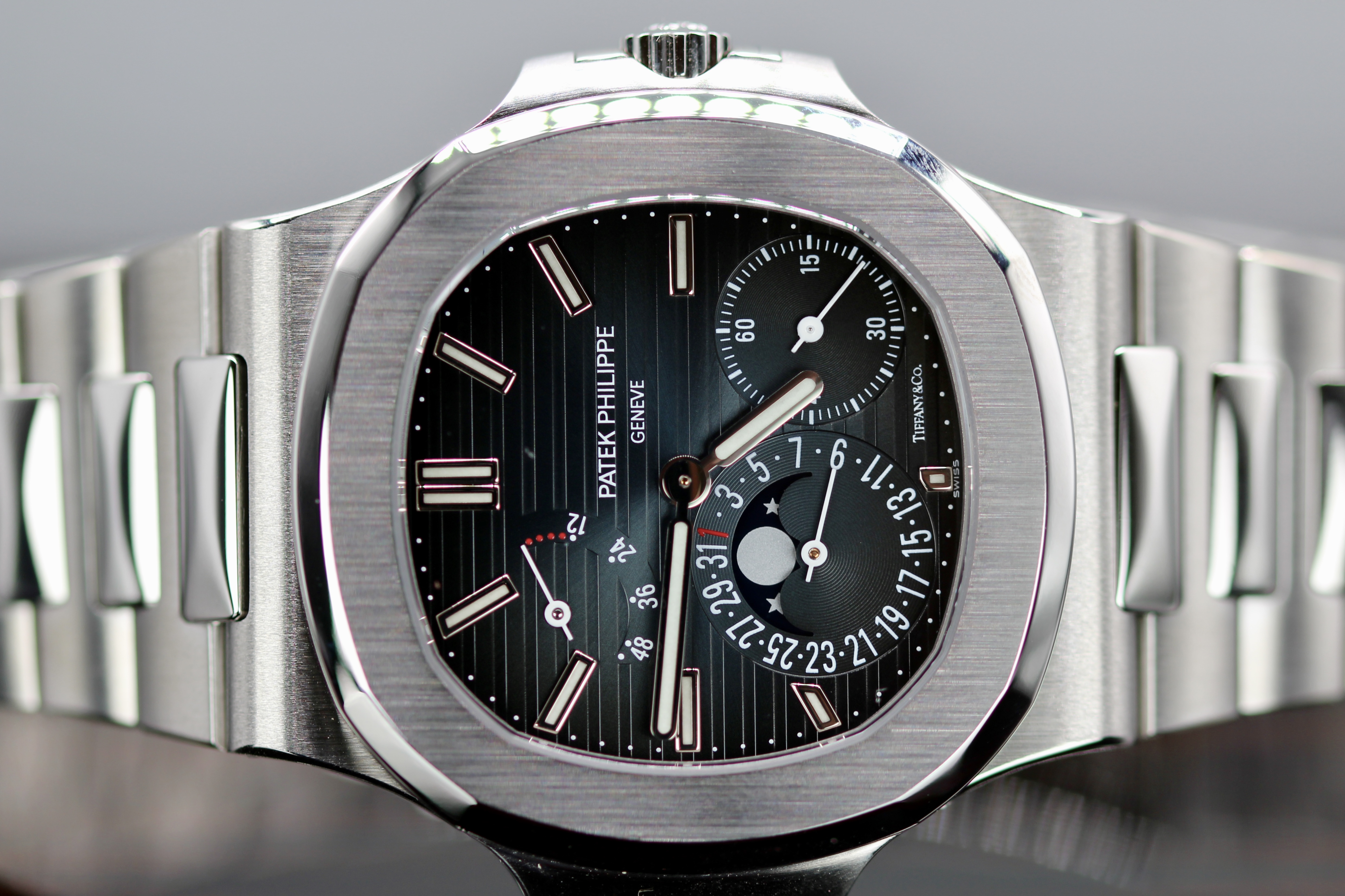 Patek Philippe Nautilus 5712/1A-001 Thumbnail 5