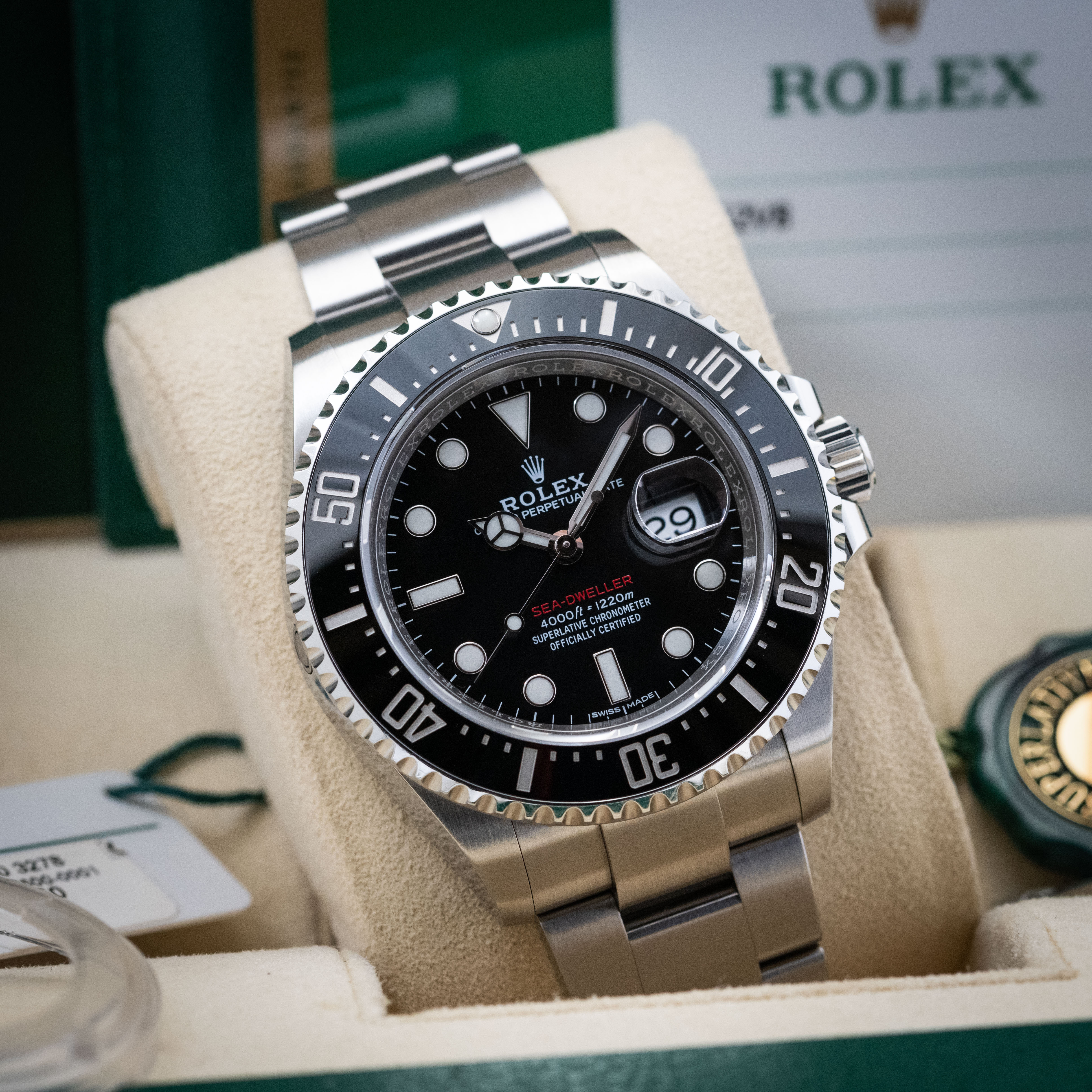 Rolex Sea-Dweller 126600 Thumbnail 6
