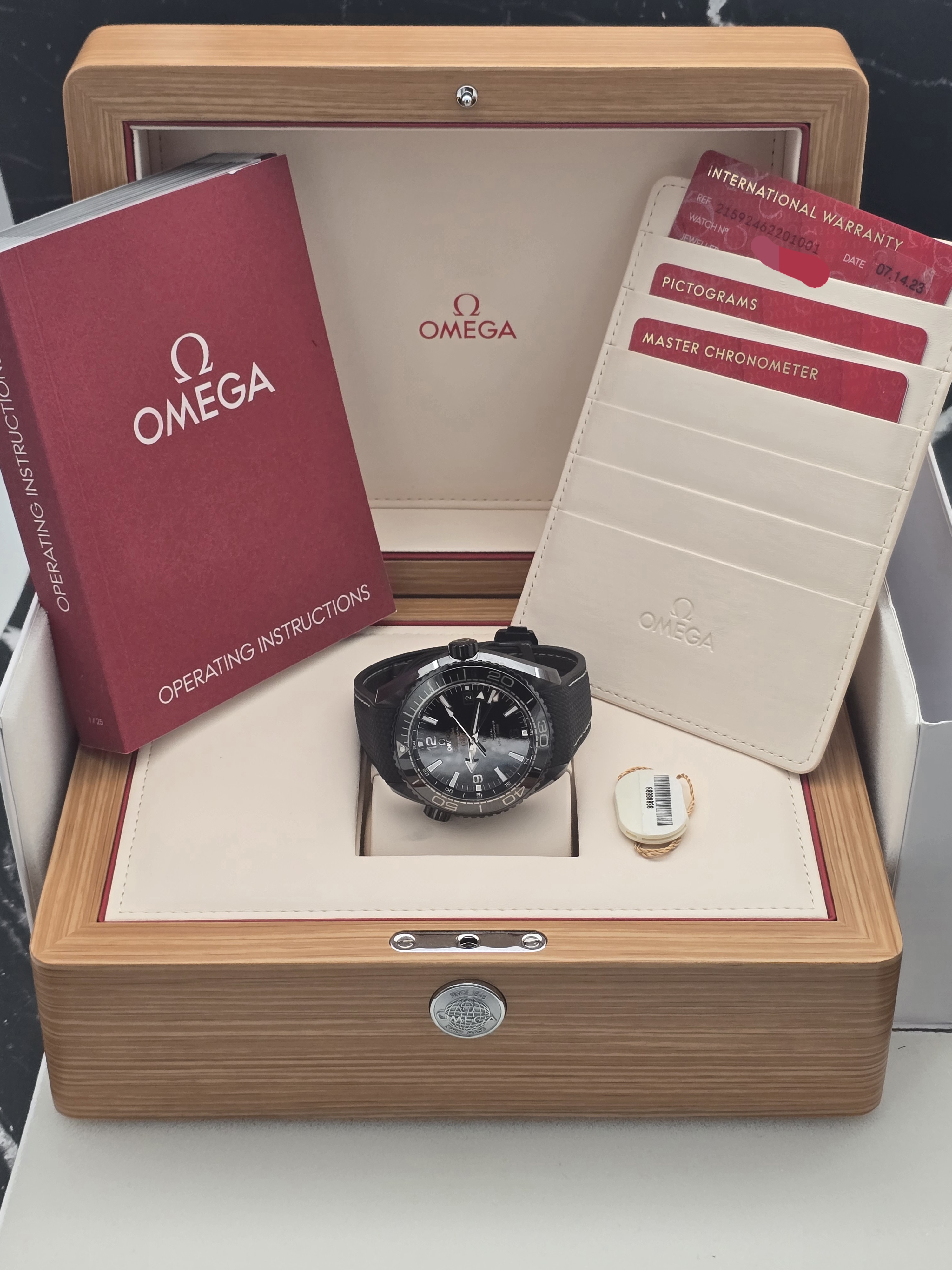 Omega Planet Ocean 215.92.46.22.01.001 Thumbnail 5