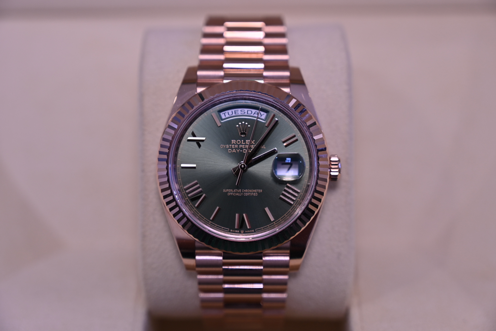 Rolex Day-Date 40 228235 Thumbnail 2