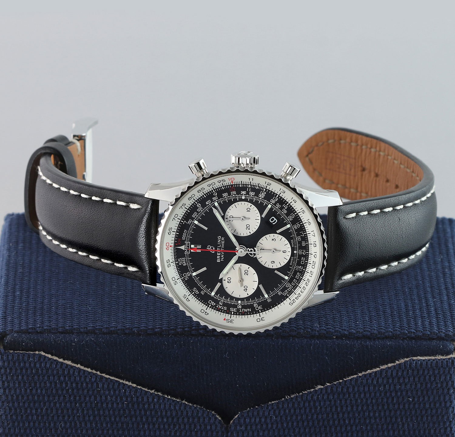 Breitling Navitimer 01 AB0121 Thumbnail 6