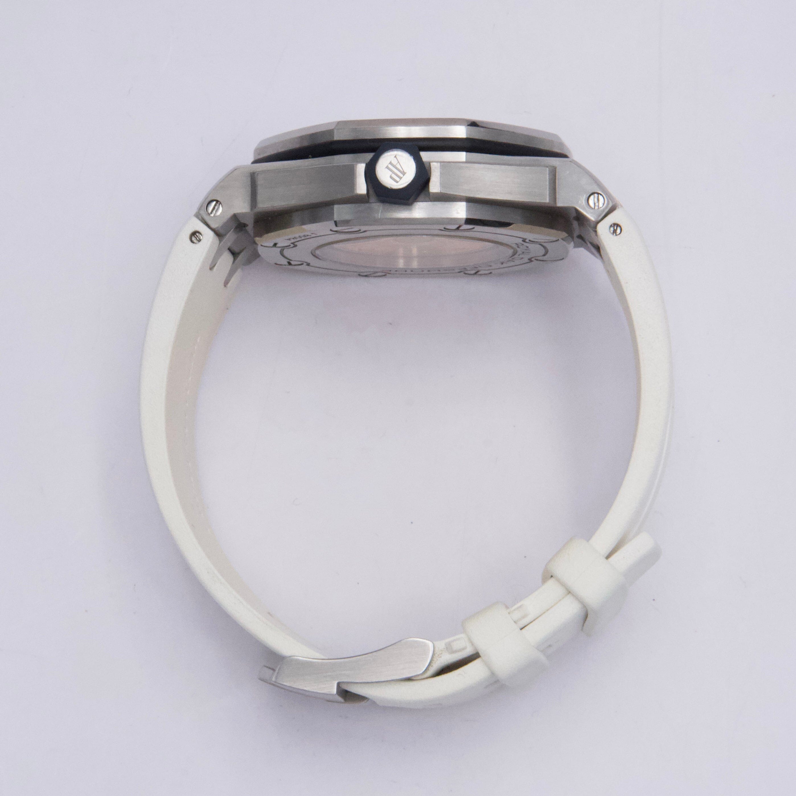 Audemars Piguet Royal Oak Offshore 15710ST.OO.A010CA.01 Thumbnail 4