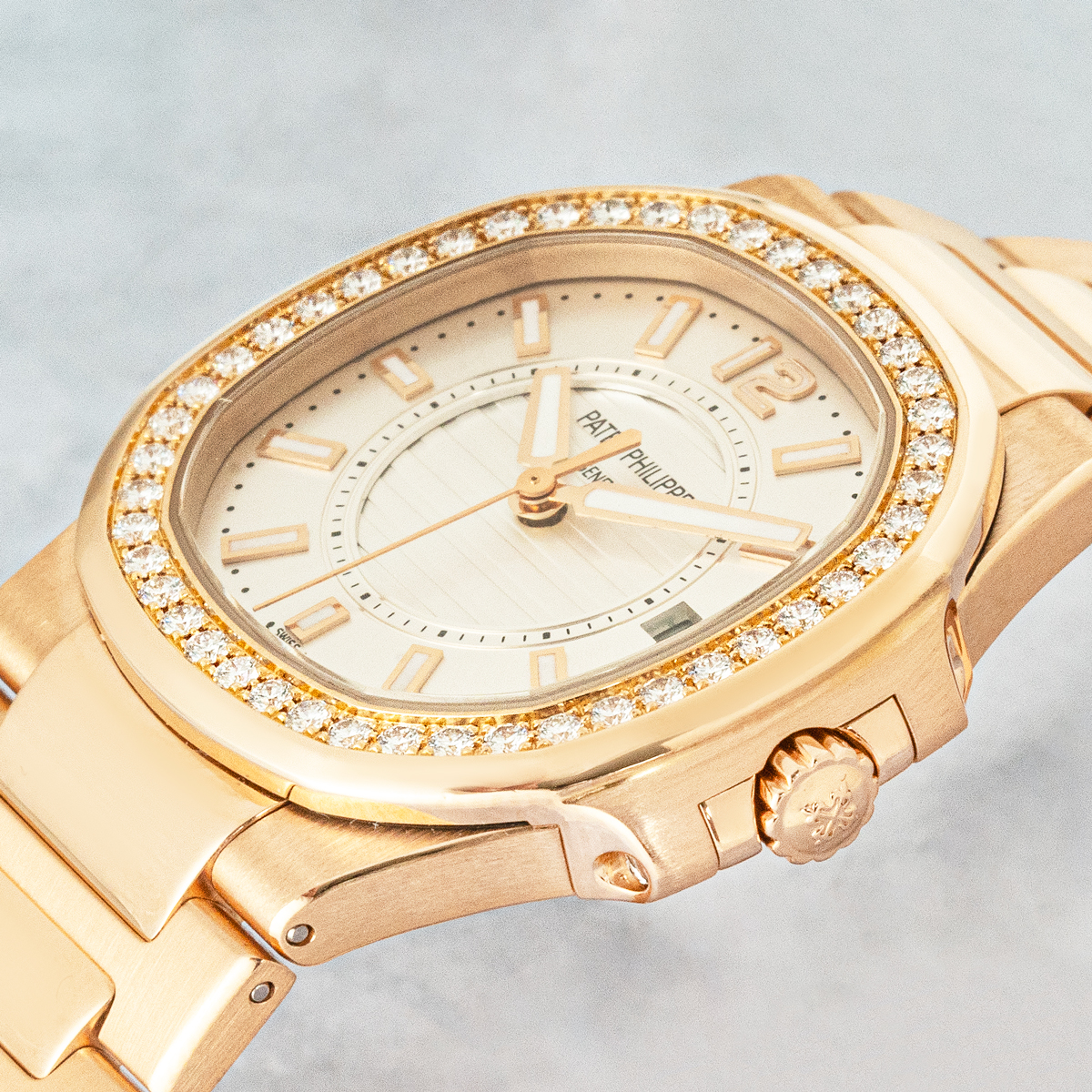 Patek Philippe Nautilus 7010/1R-001 Thumbnail 2