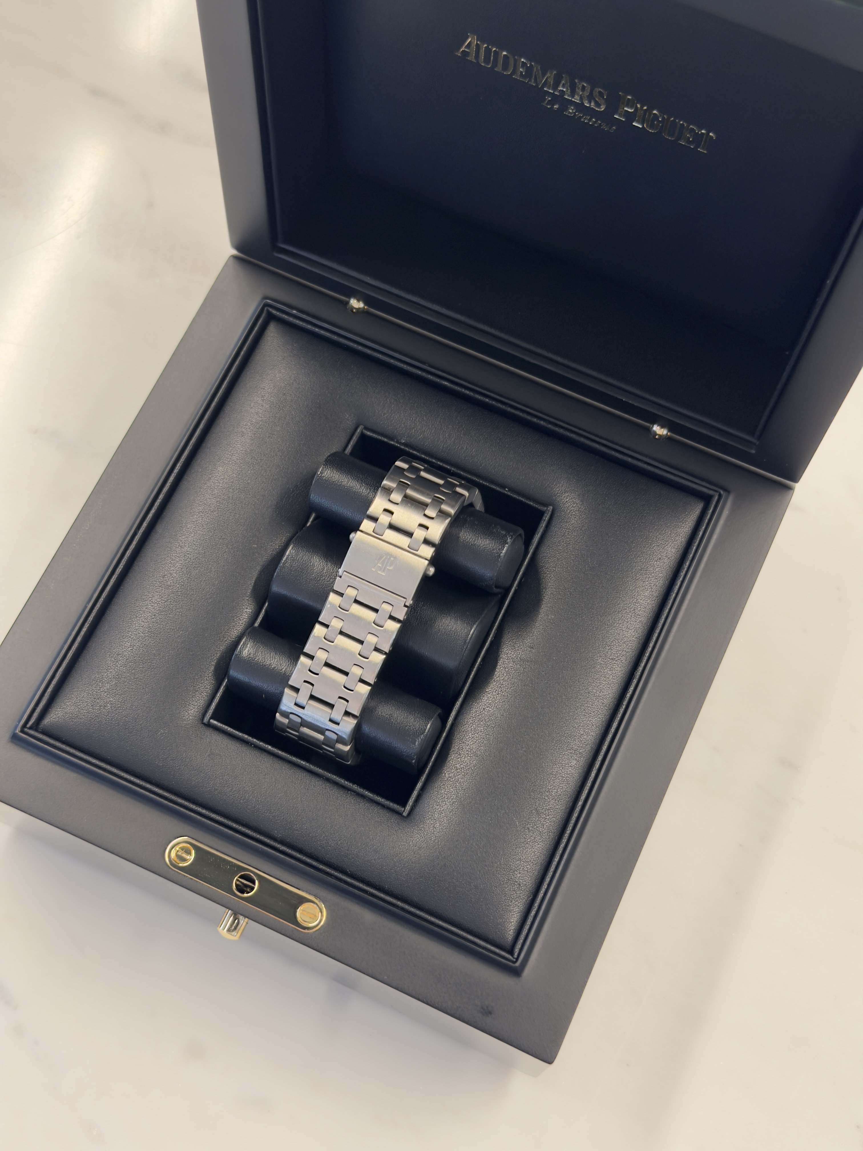 Audemars Piguet Royal Oak Offshore 26170TI.OO.1000TI.01 Thumbnail 5