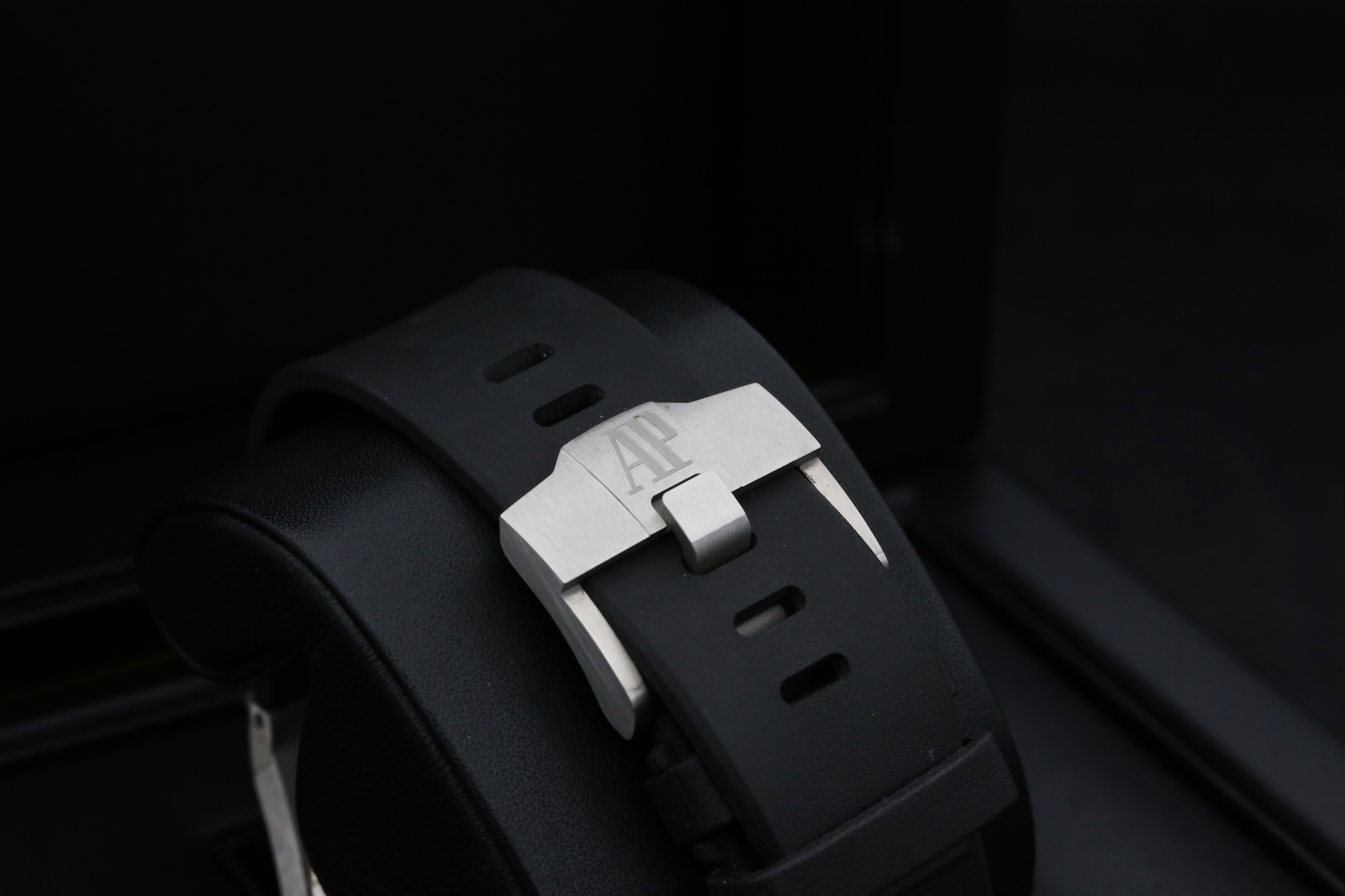 Audemars Piguet Royal Oak Offshore 26400SO.OO.A002CA.01 Thumbnail 3