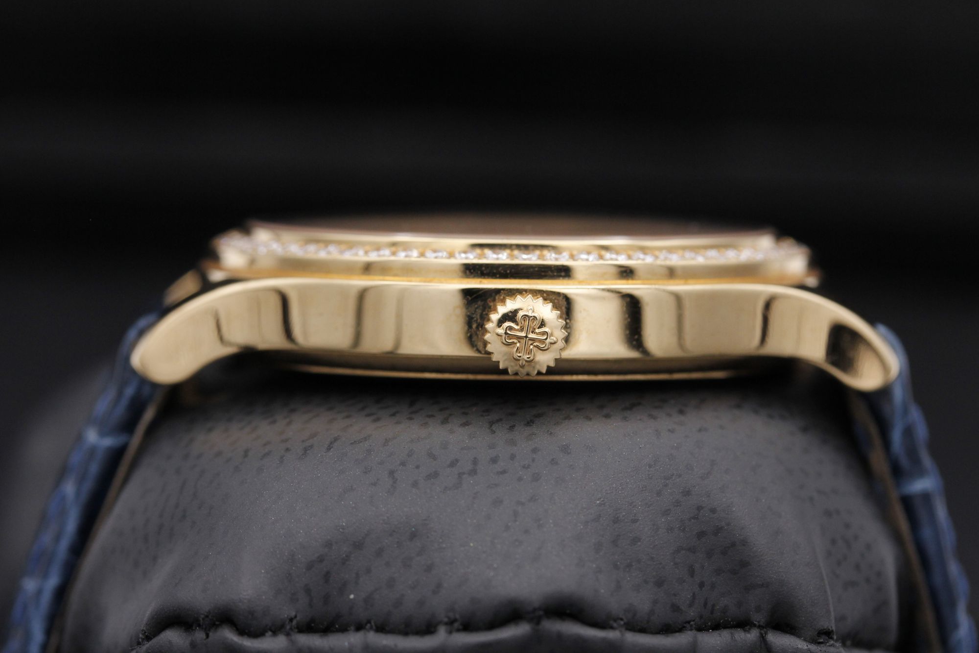 Patek Philippe World Time 7130R-012 Thumbnail 3