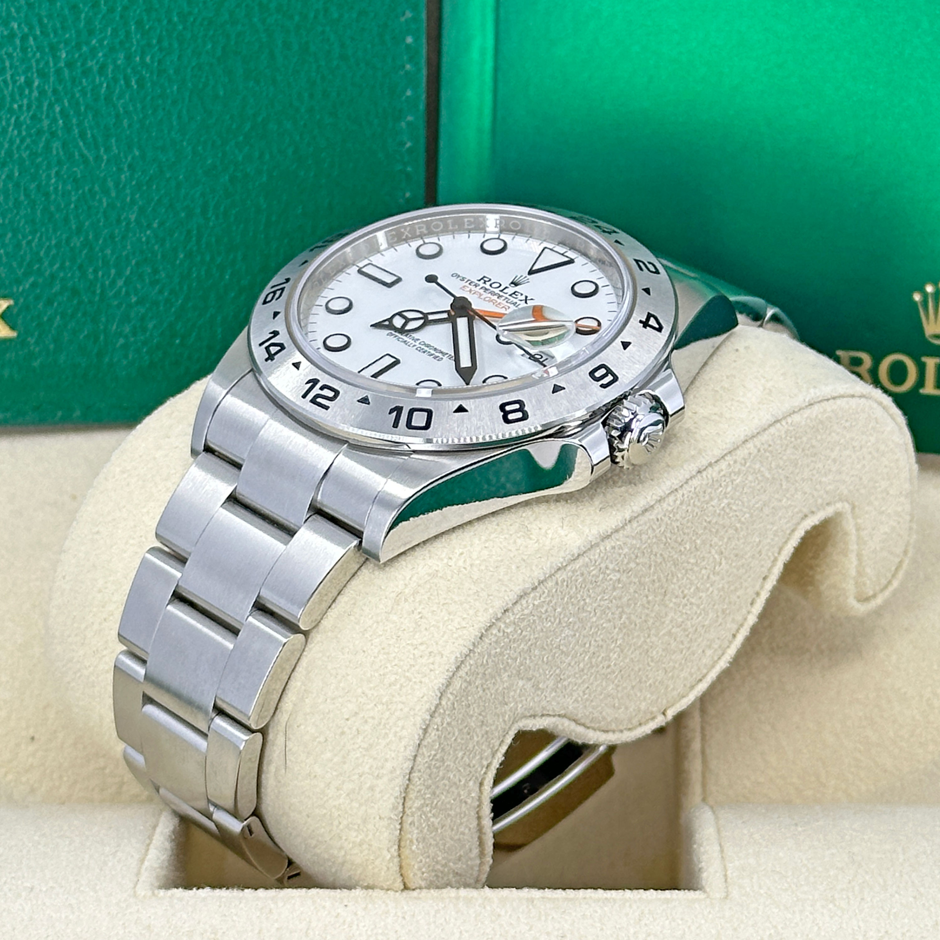 Rolex Explorer II 226570 Thumbnail 4