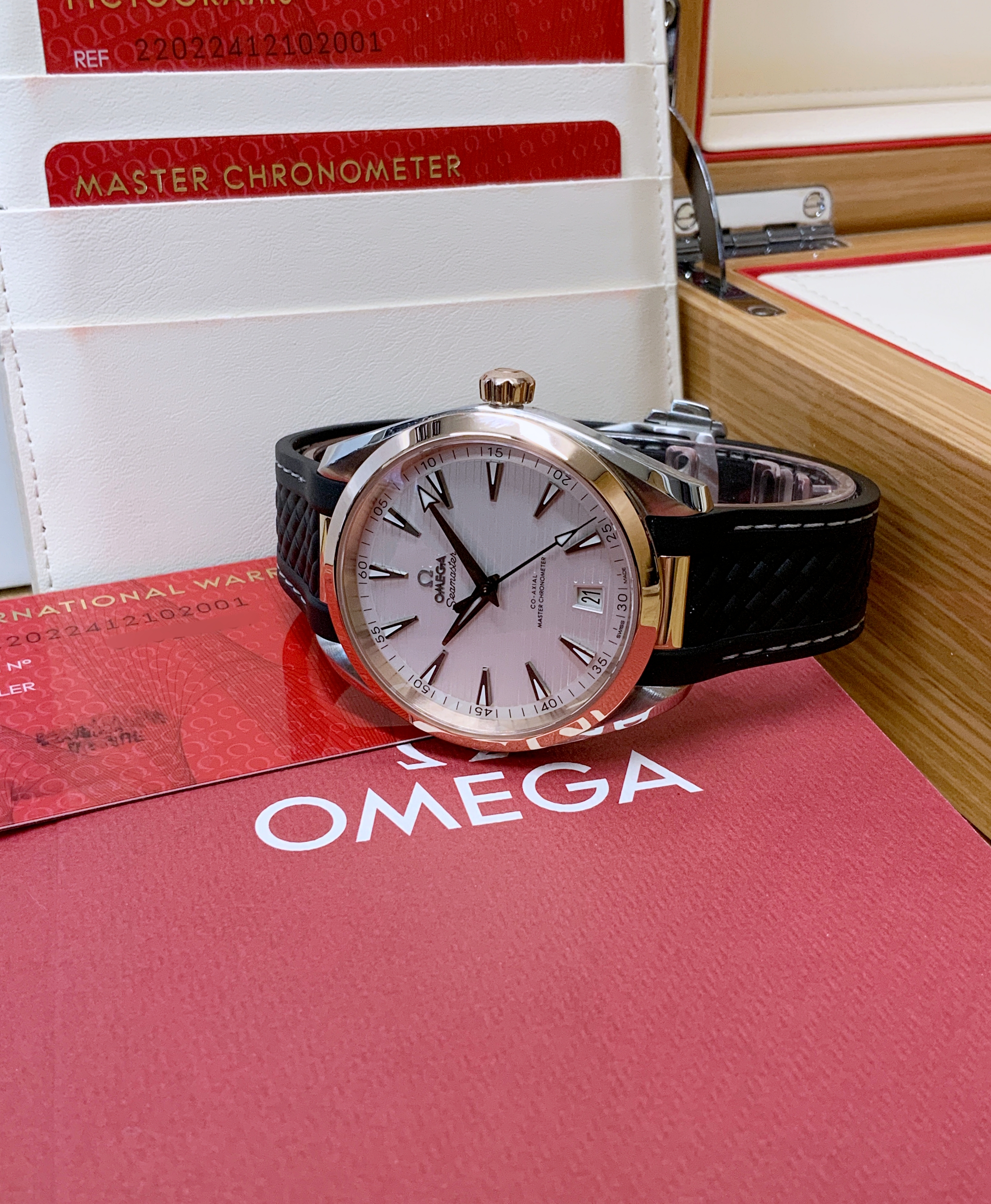 Omega Aqua Terra 150m Gents 220.22.41.21.02.001 Thumbnail 5