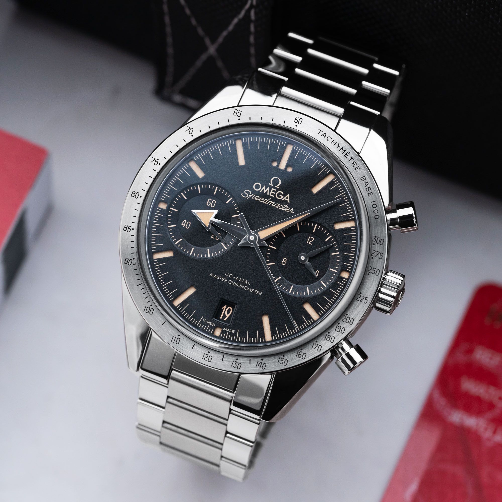 Omega Speedmaster 57 332.10.41.51.01.001 Thumbnail 2