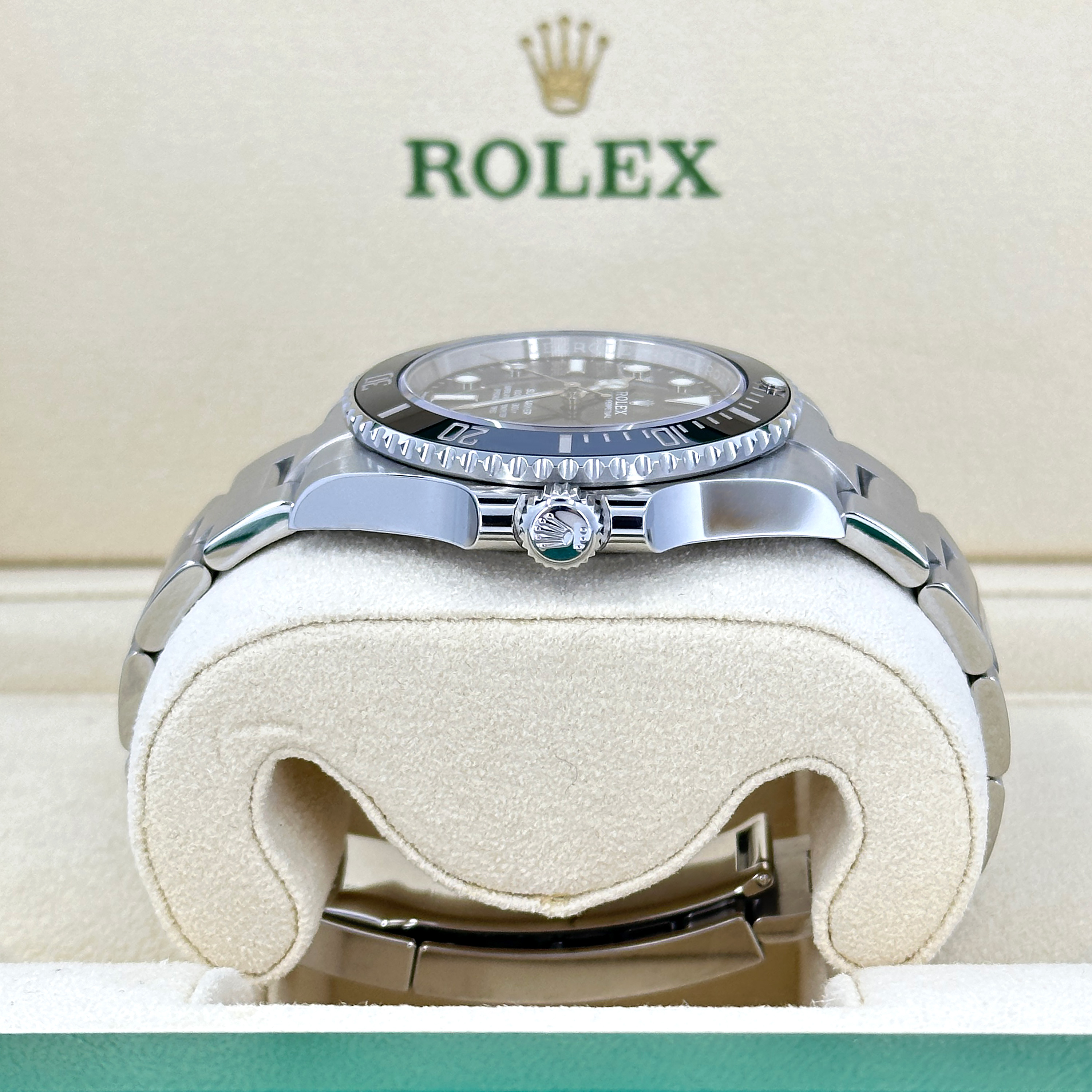 Rolex Submariner 124060 Thumbnail 3