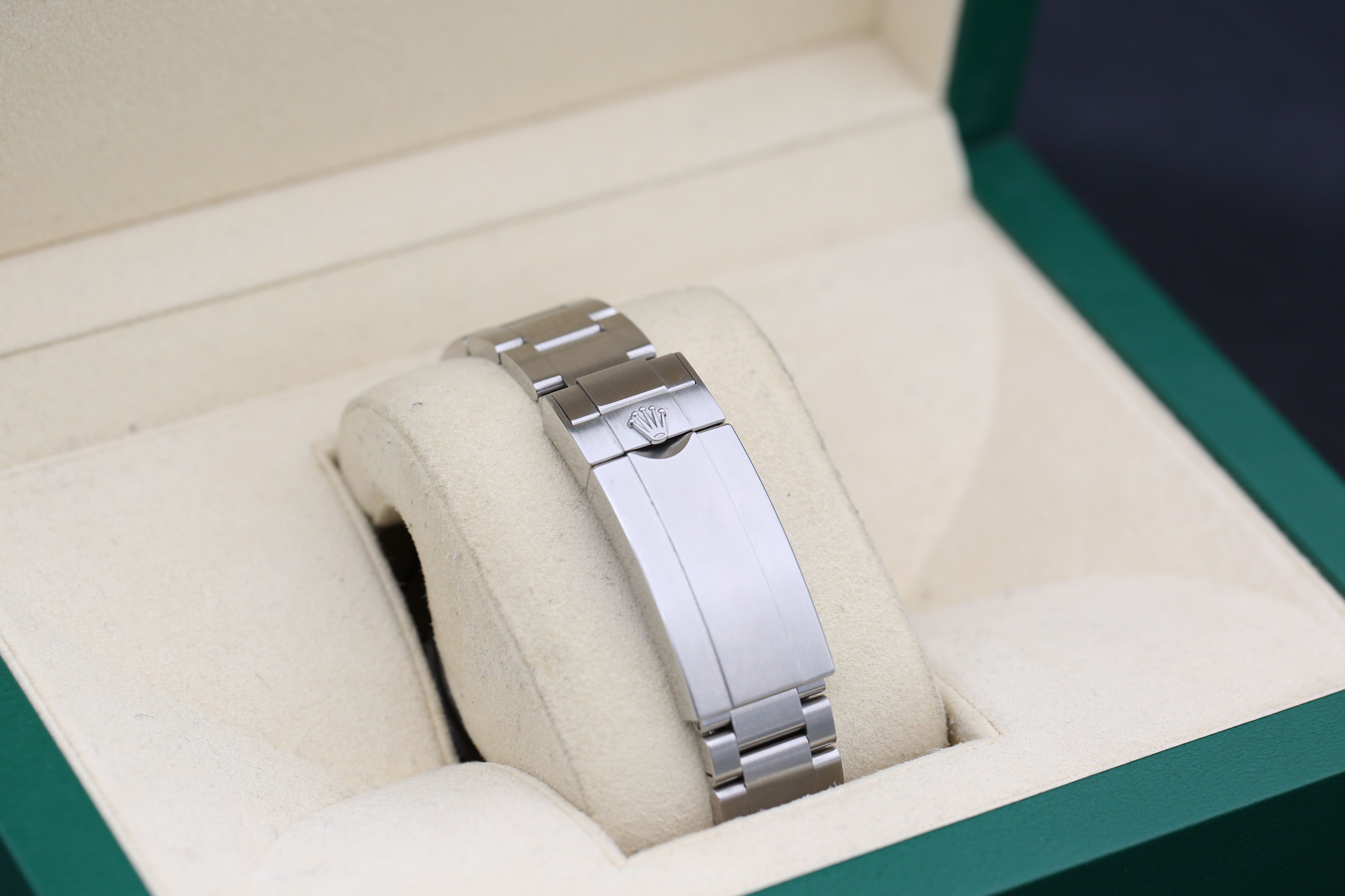 Rolex Submariner 124060 Thumbnail 3