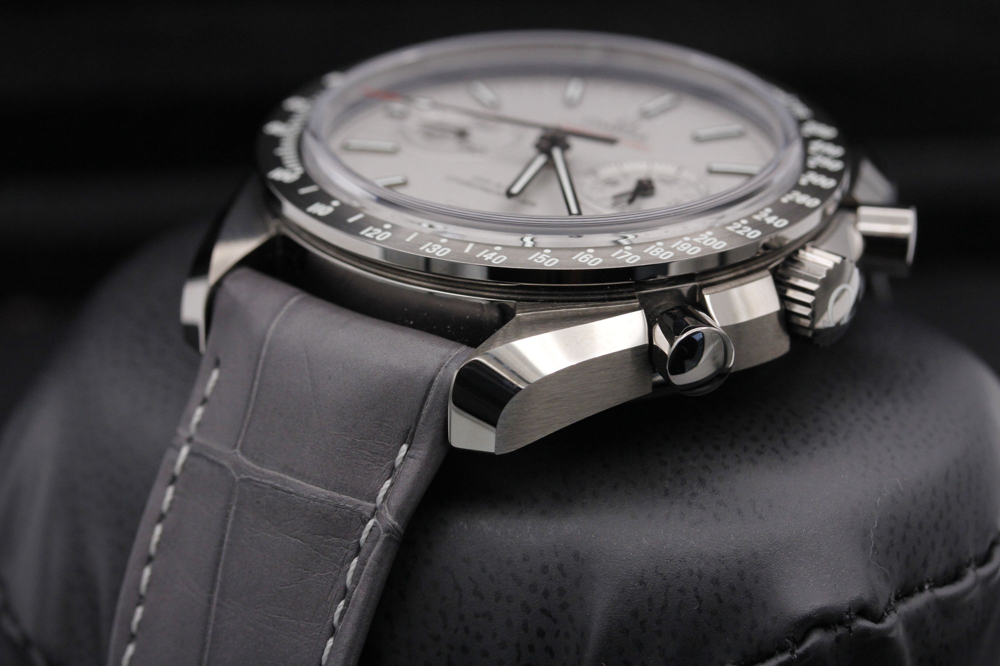 Omega Speedmaster Moonwatch 311.93.44.51.99.001 Thumbnail 2