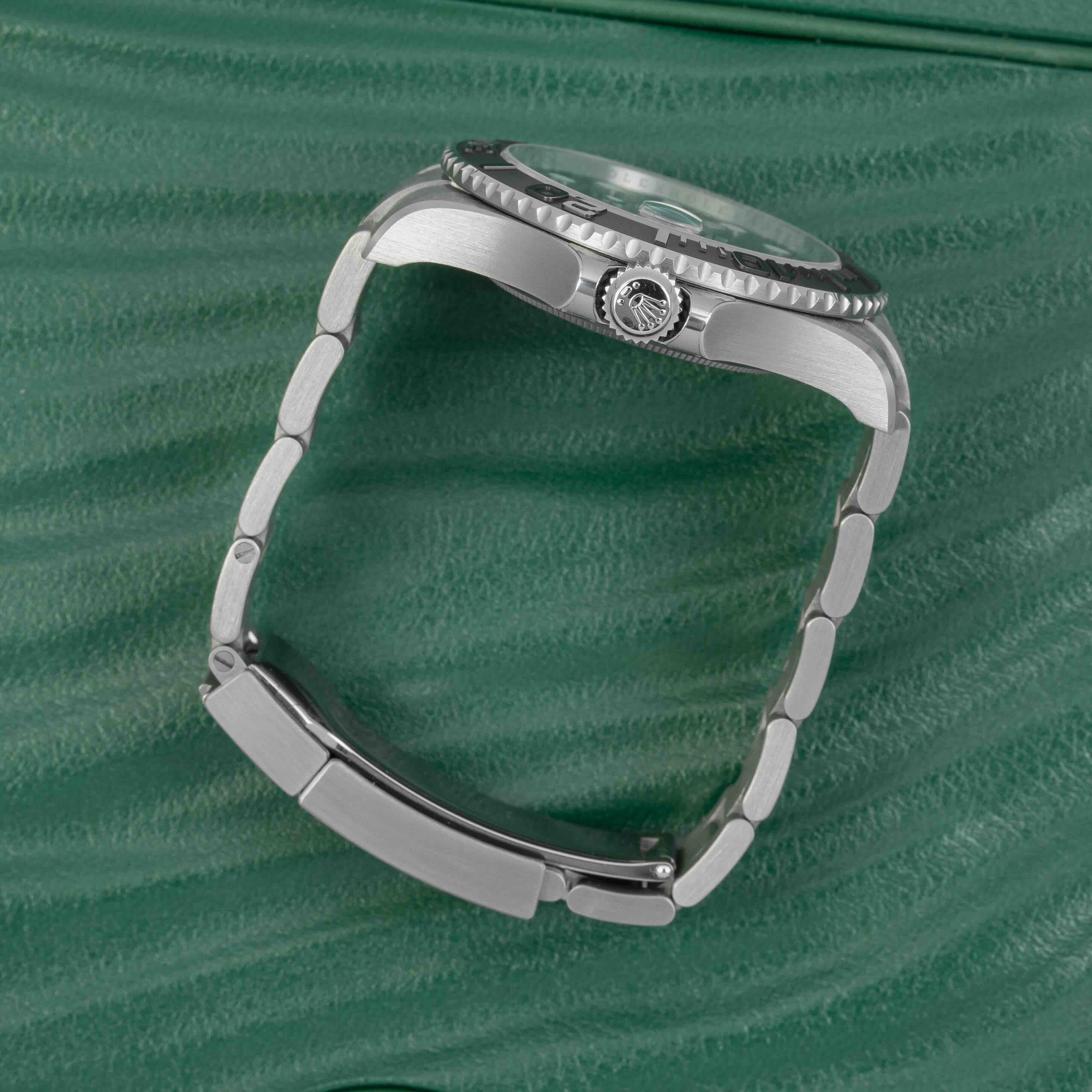 Rolex Yacht-Master 226627 Thumbnail 2