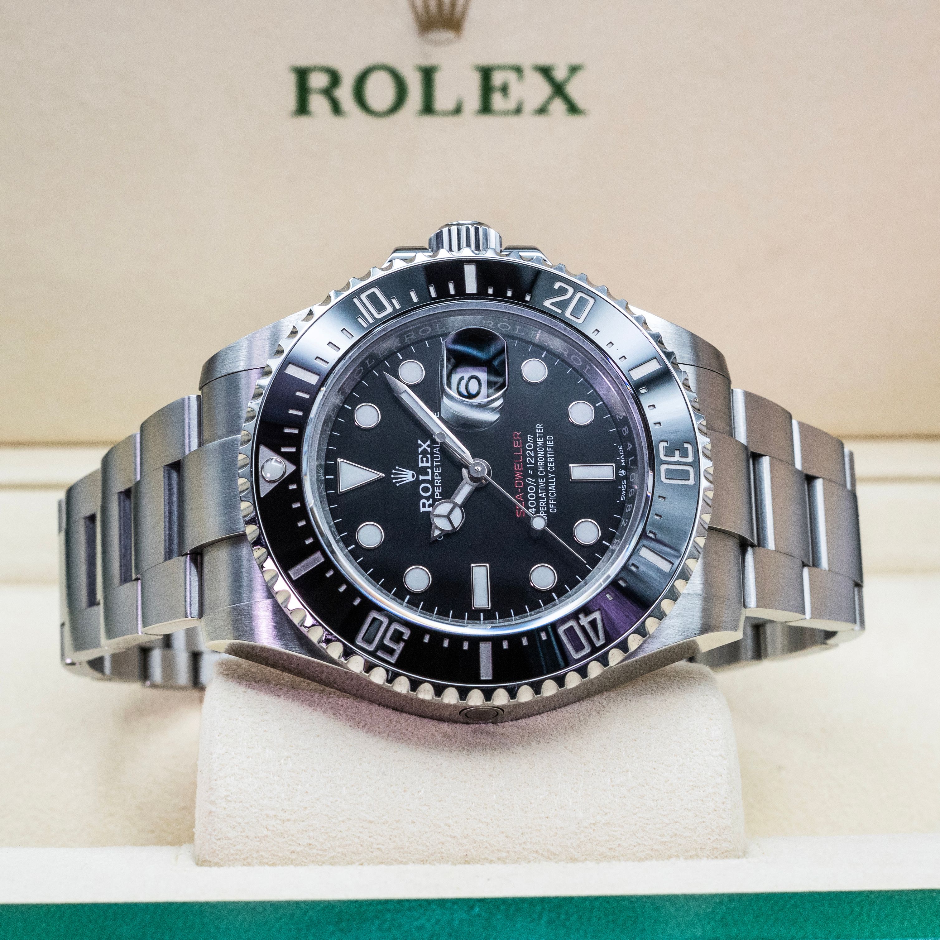 Rolex Sea-Dweller 126600 Thumbnail 2