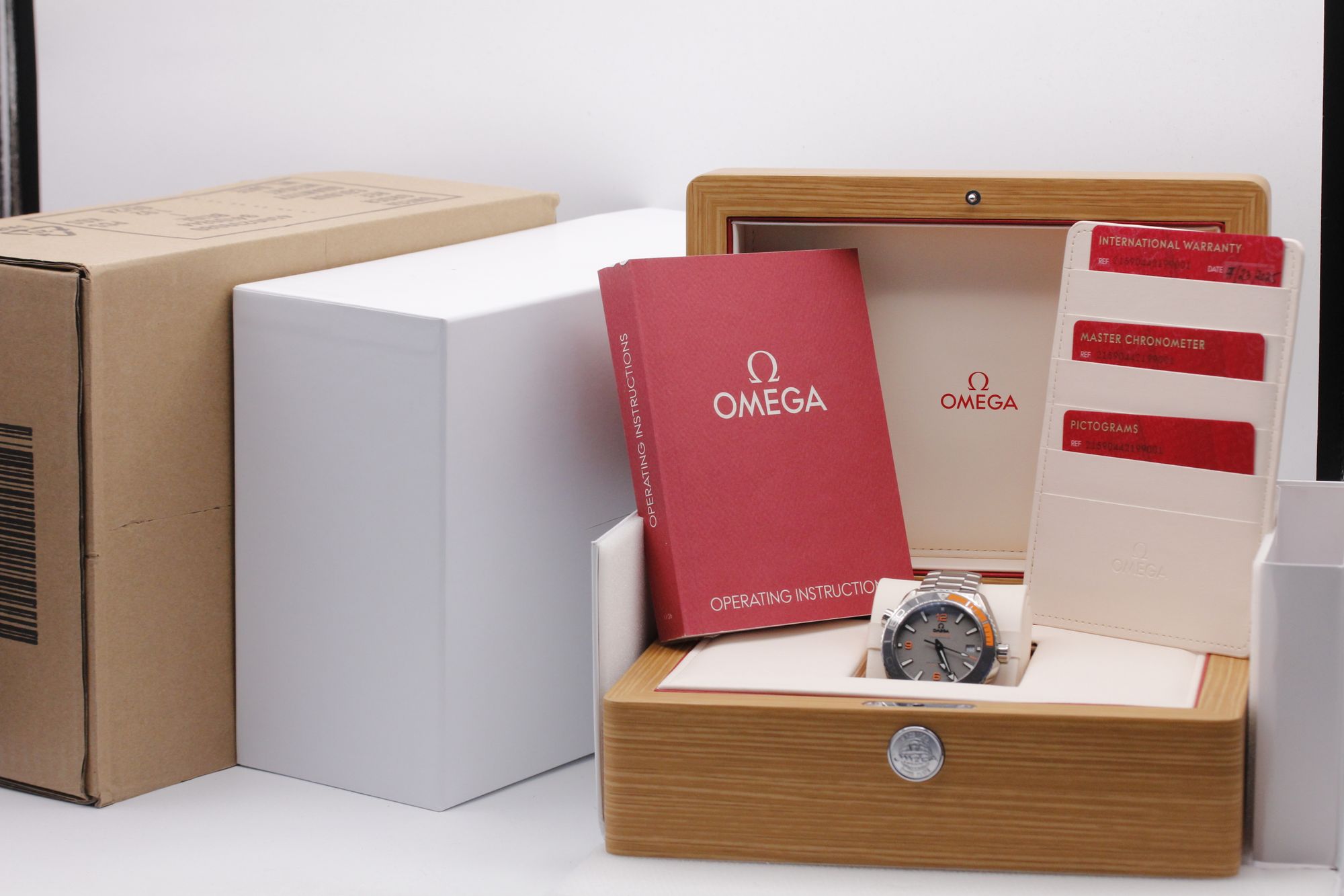 Omega Planet Ocean 215.90.44.21.99.001 Thumbnail 5