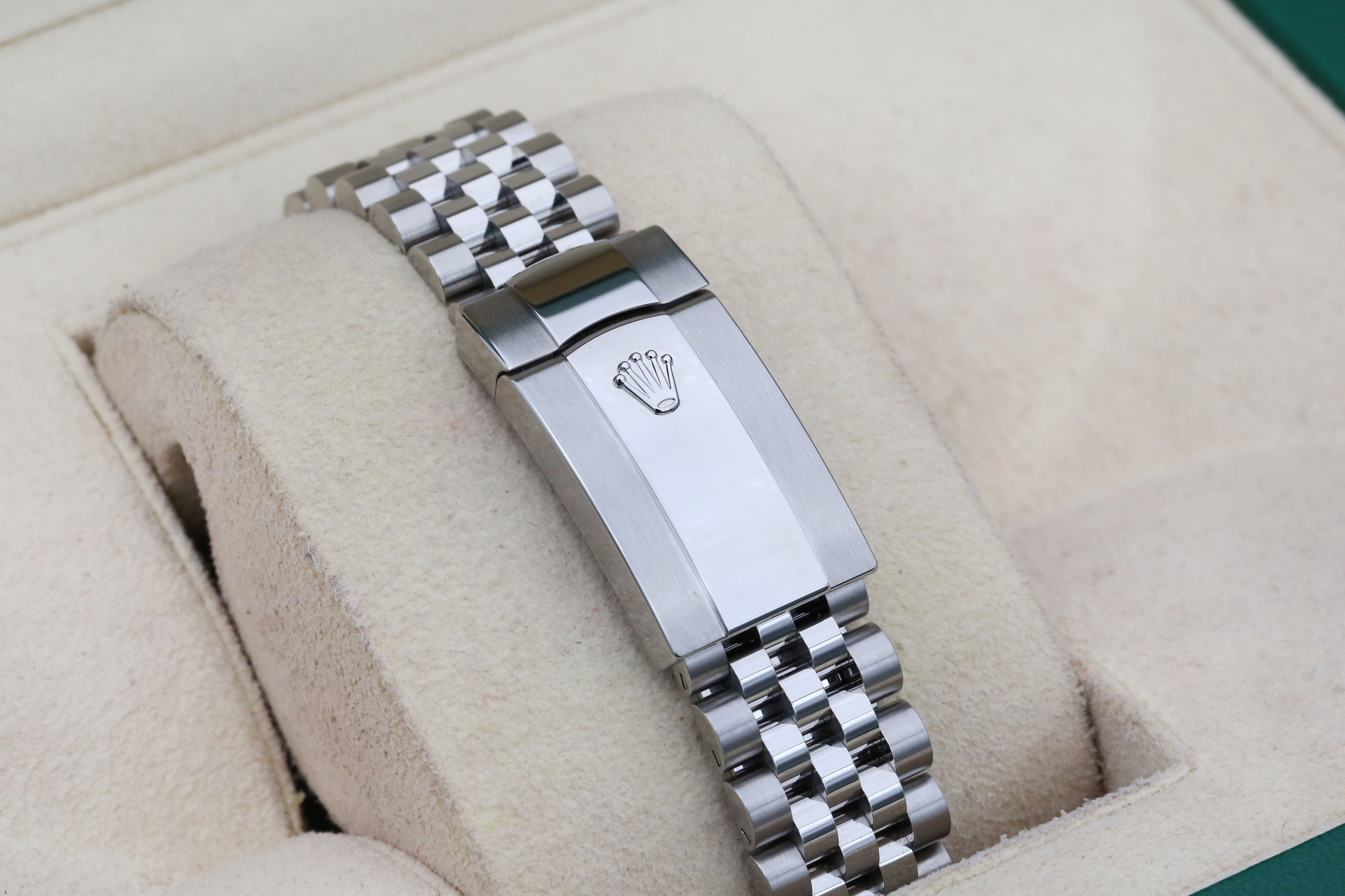 Rolex Datejust 41 126334 Thumbnail 3