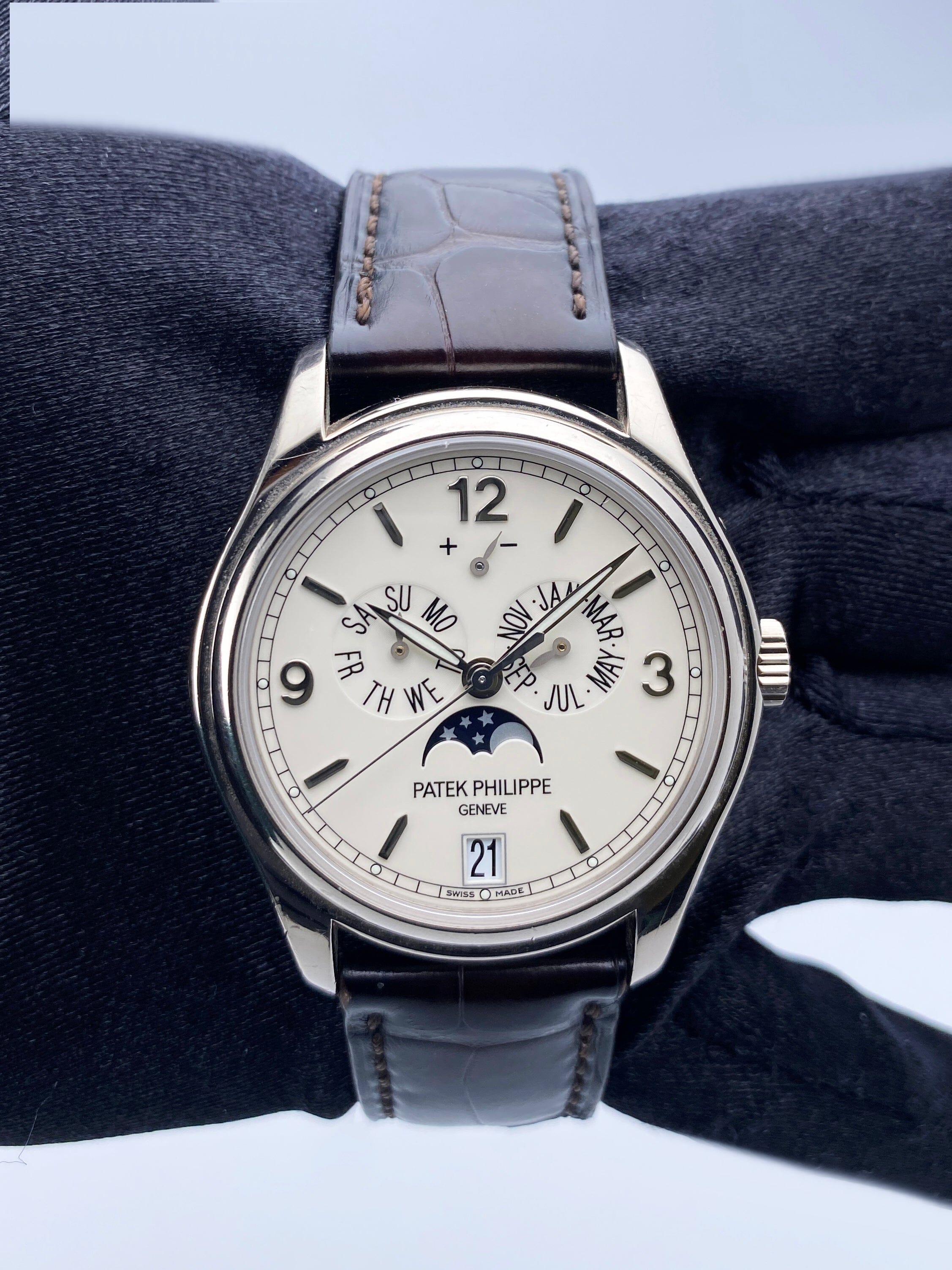 Patek Philippe Complications 5146G-010 Thumbnail 3