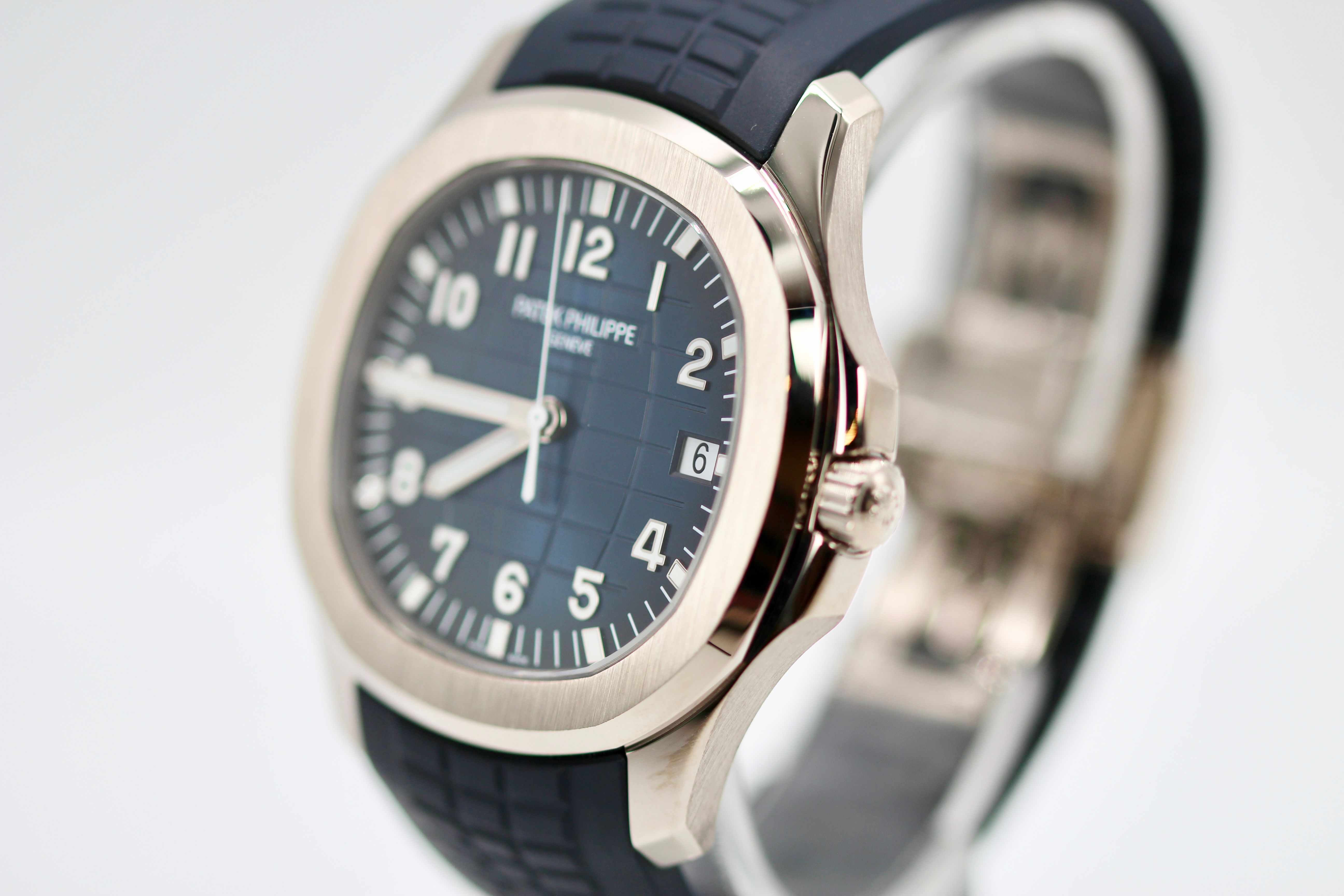 Patek Philippe Aquanaut 5168G-001 Thumbnail 2