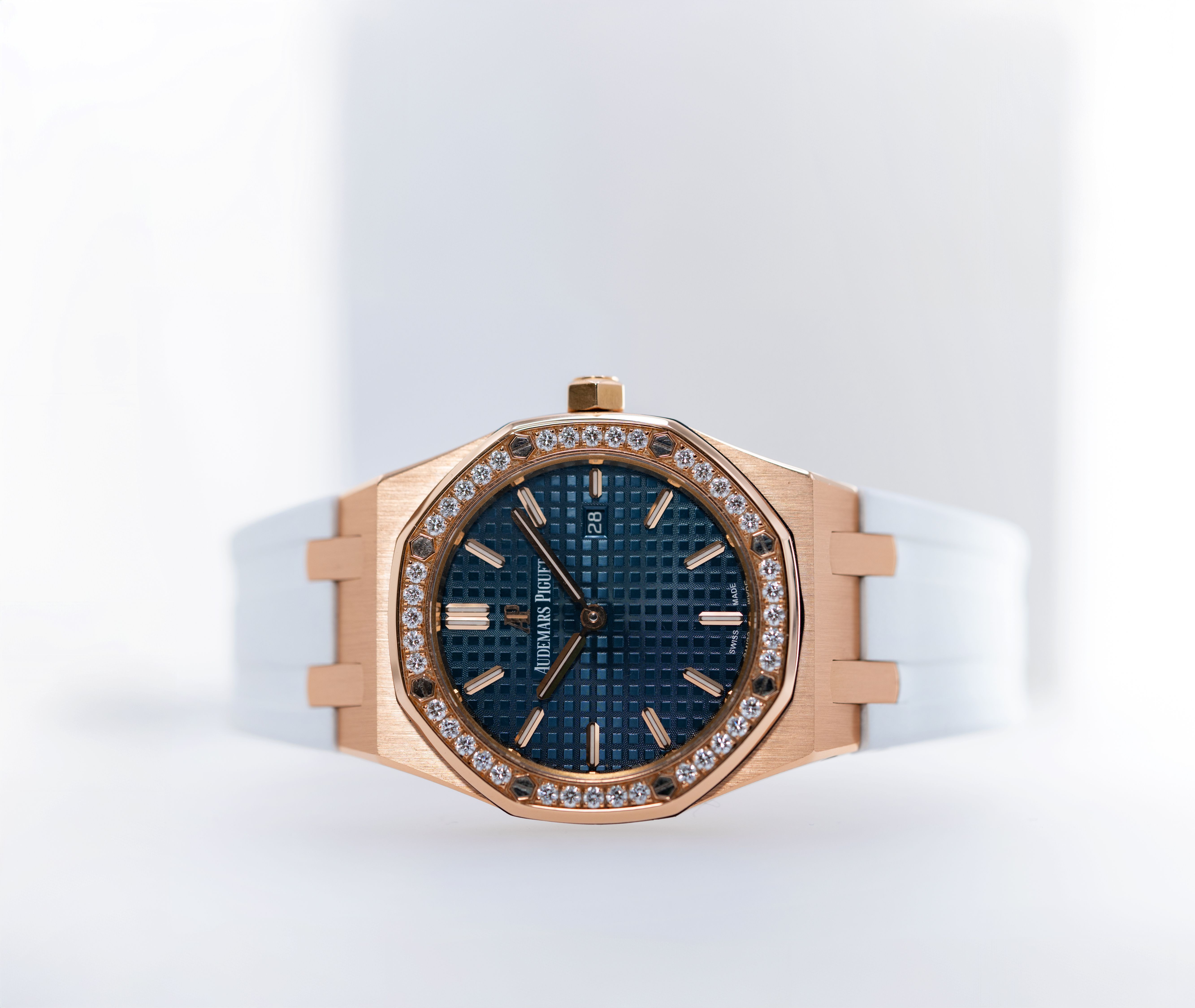 Audemars Piguet Royal Oak 67651OR.ZZ.D010CA.01 Thumbnail 6