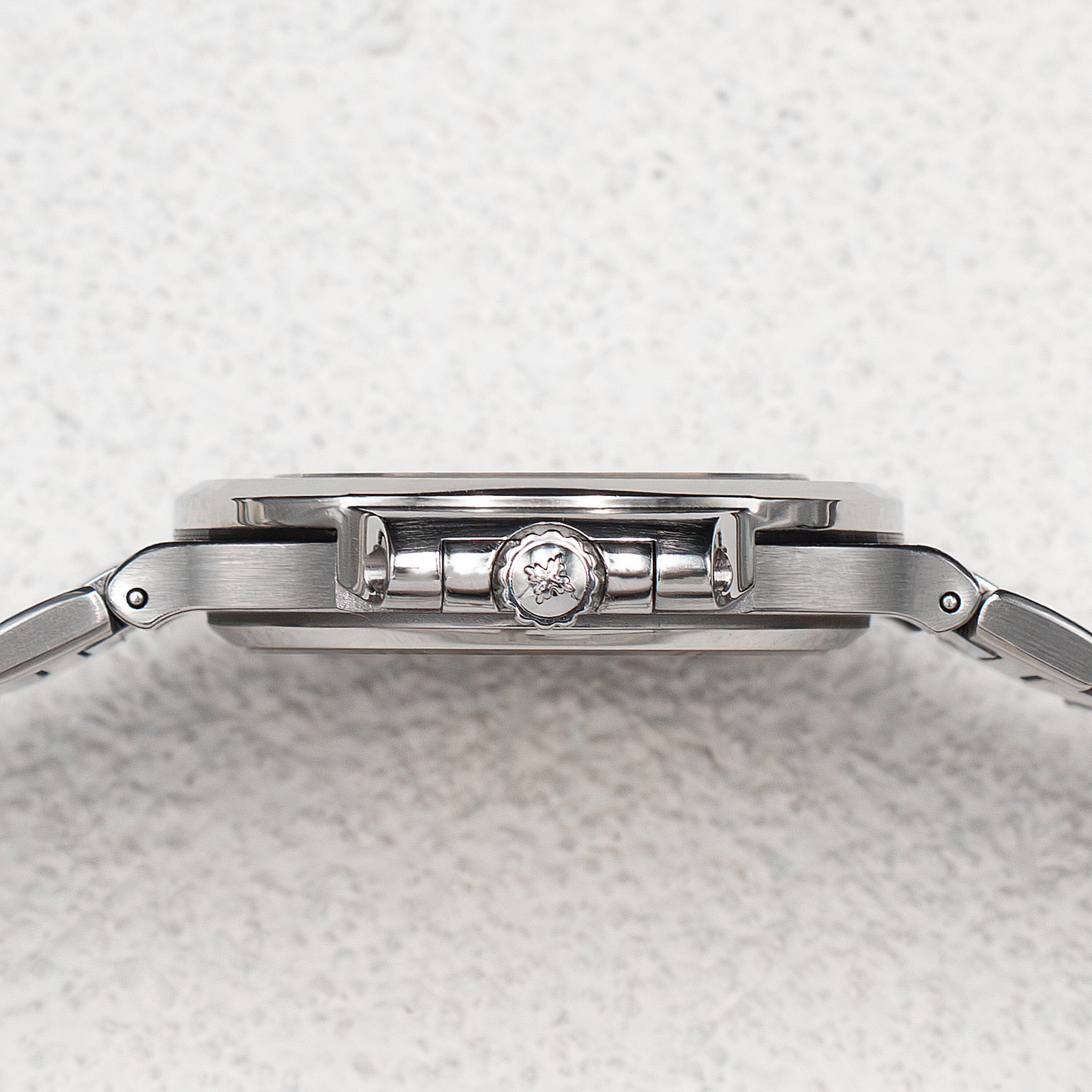 Patek Philippe Nautilus 5800/1A-001 Thumbnail 6