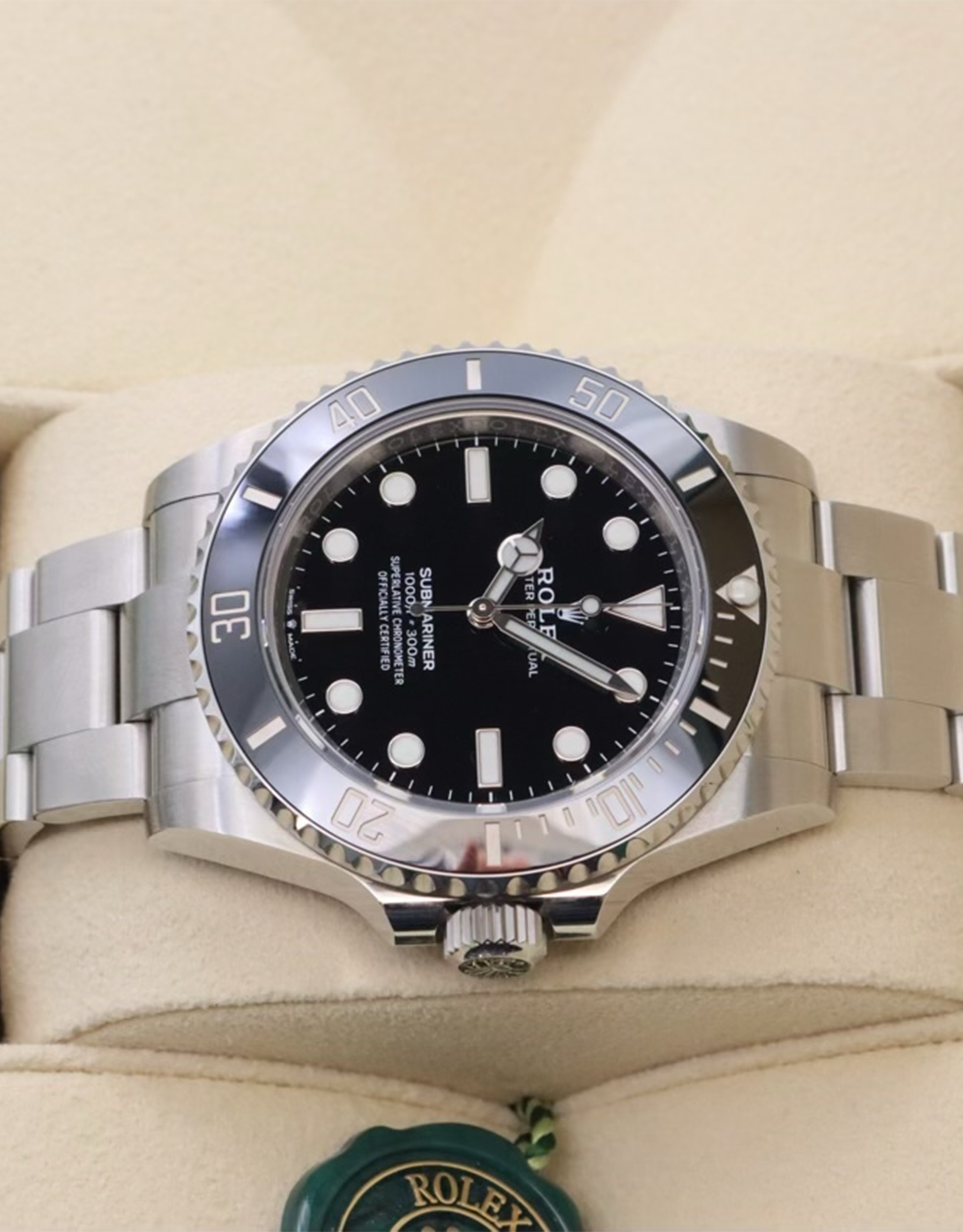 Rolex Submariner 124060 Thumbnail 3