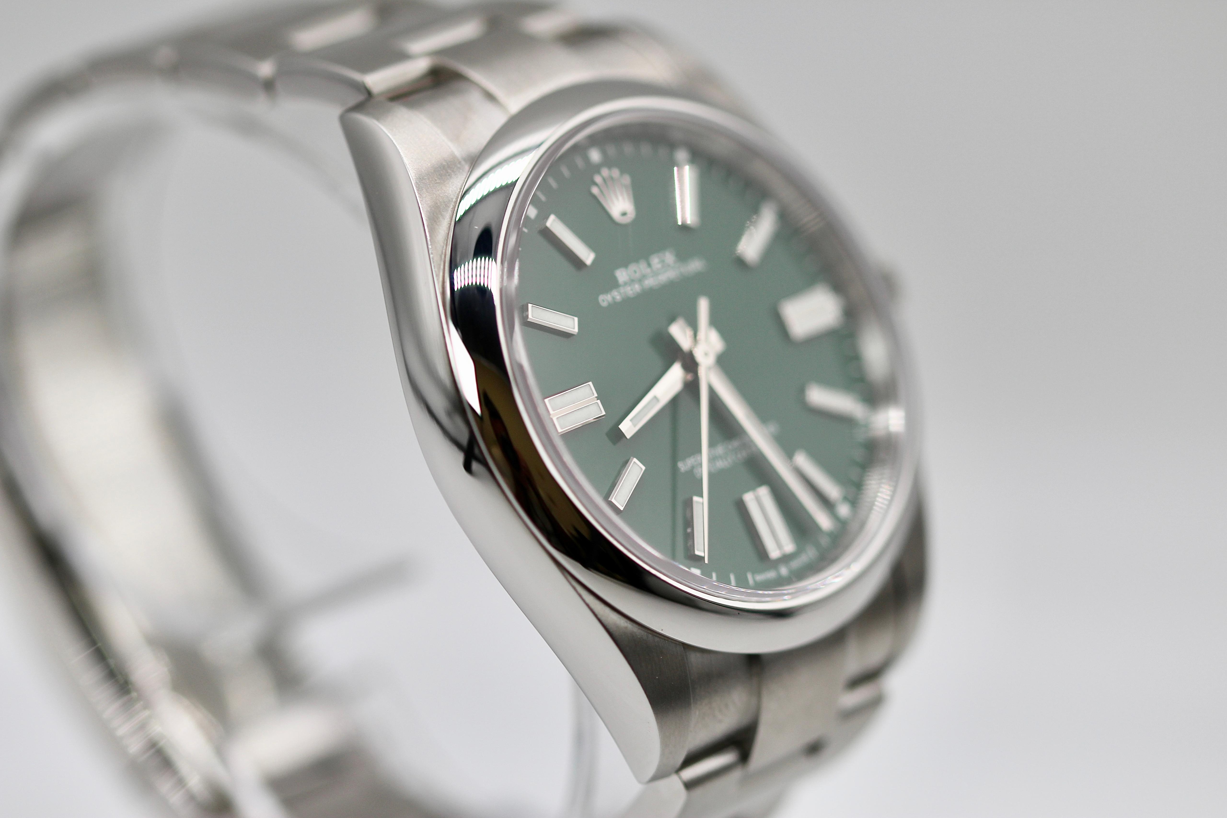 Rolex Oyster Perpetual 124300 Thumbnail 3