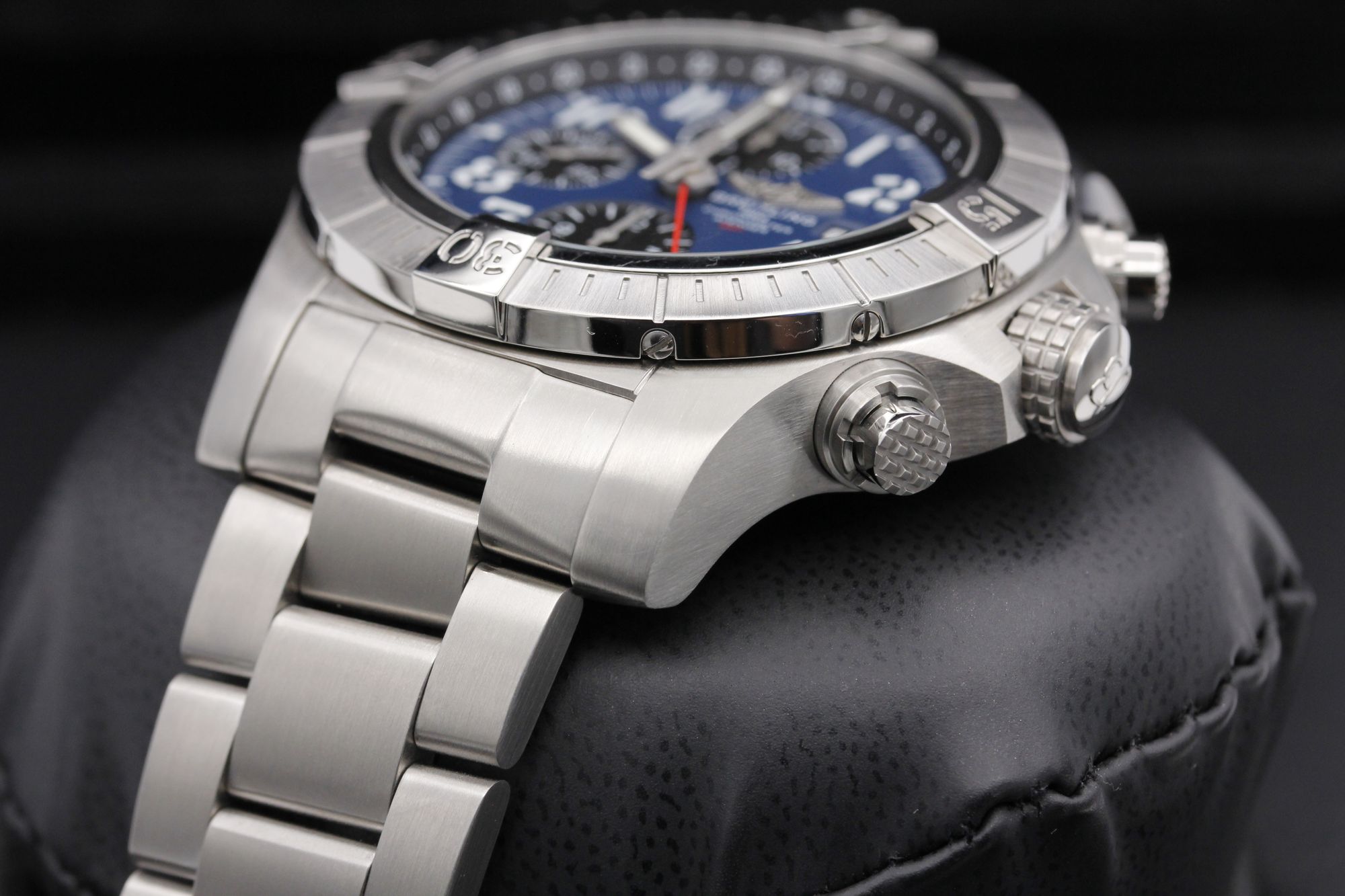 Breitling Avenger Chronograph 45 A24315 Thumbnail 2