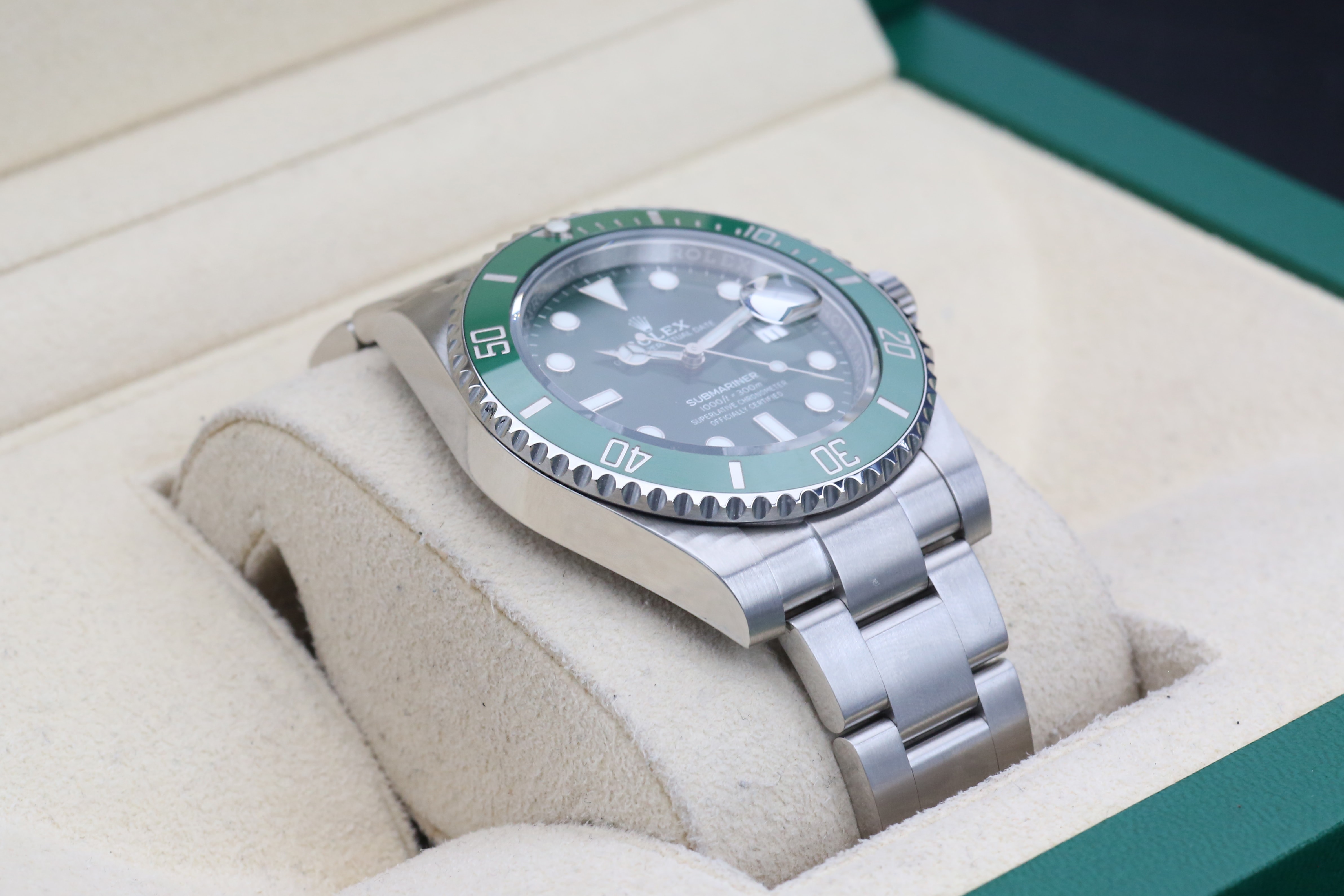 Rolex Submariner Hulk Thumbnail 5