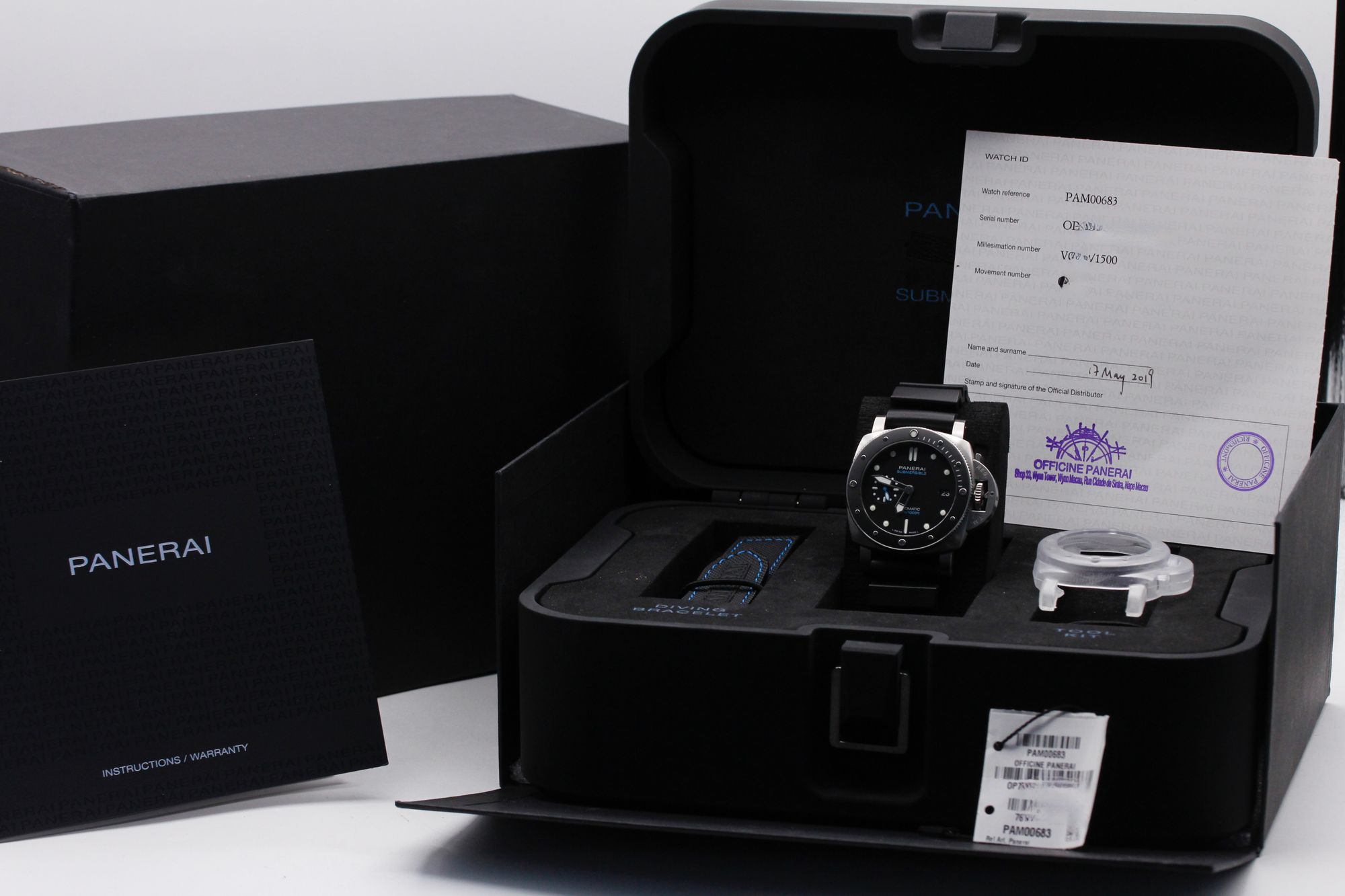 Panerai Submersible PAM00683 Thumbnail 5