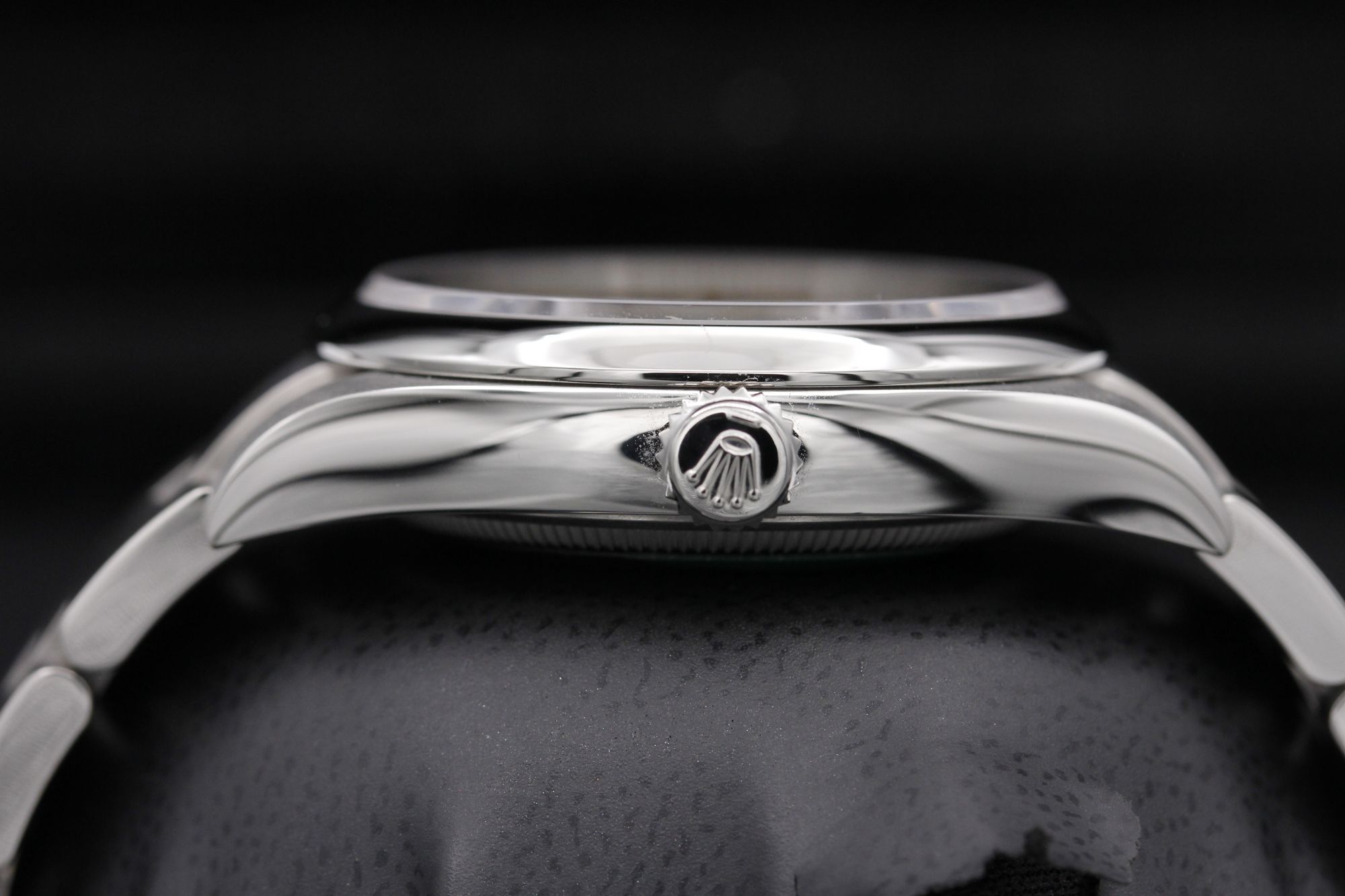 Rolex Oyster Perpetual 126000 Thumbnail 3