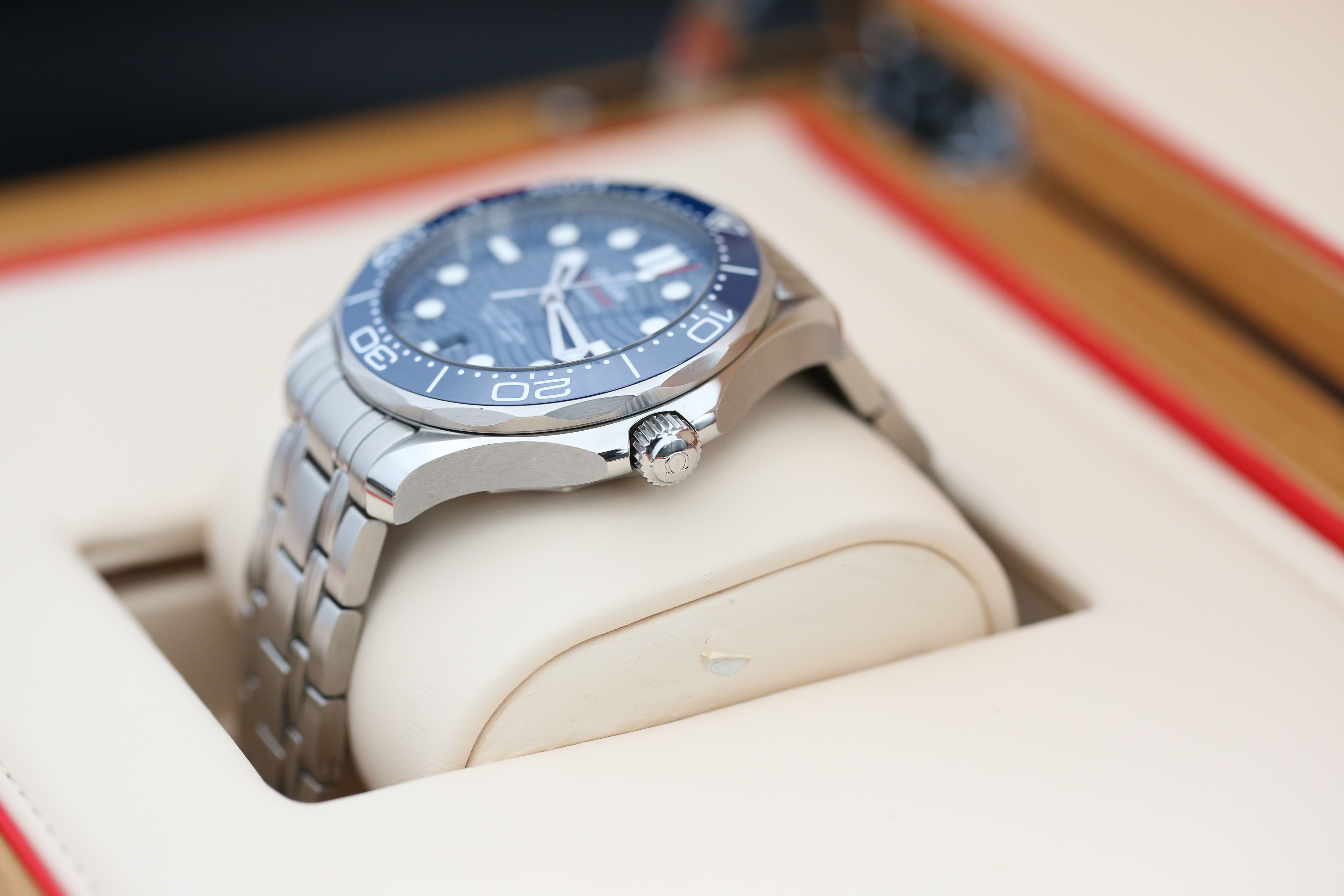 Omega Seamaster Diver 300m 210.30.42.20.03.001 Thumbnail 6