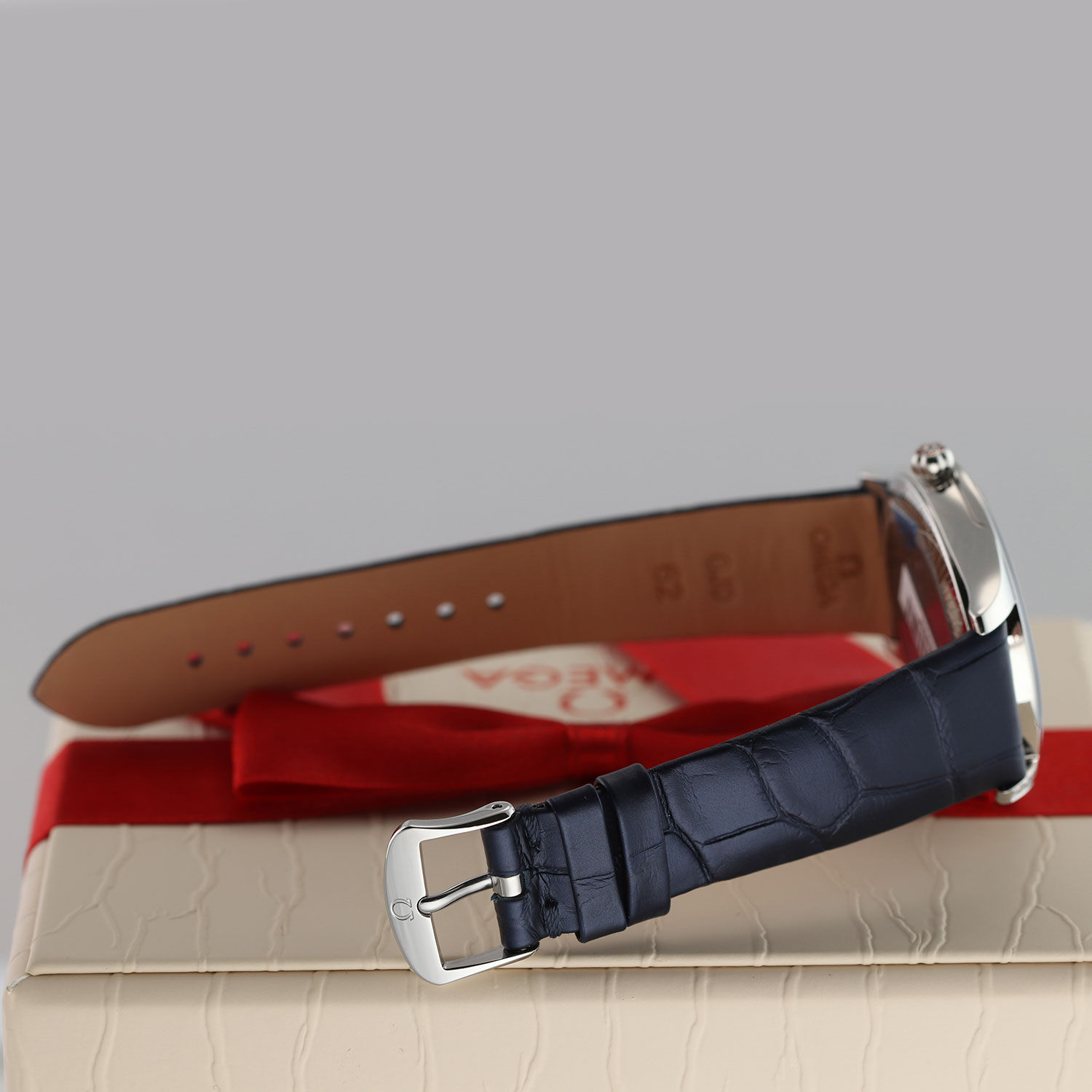 Omega De Ville Tresor 428.18.39.60.04.001 Thumbnail 4