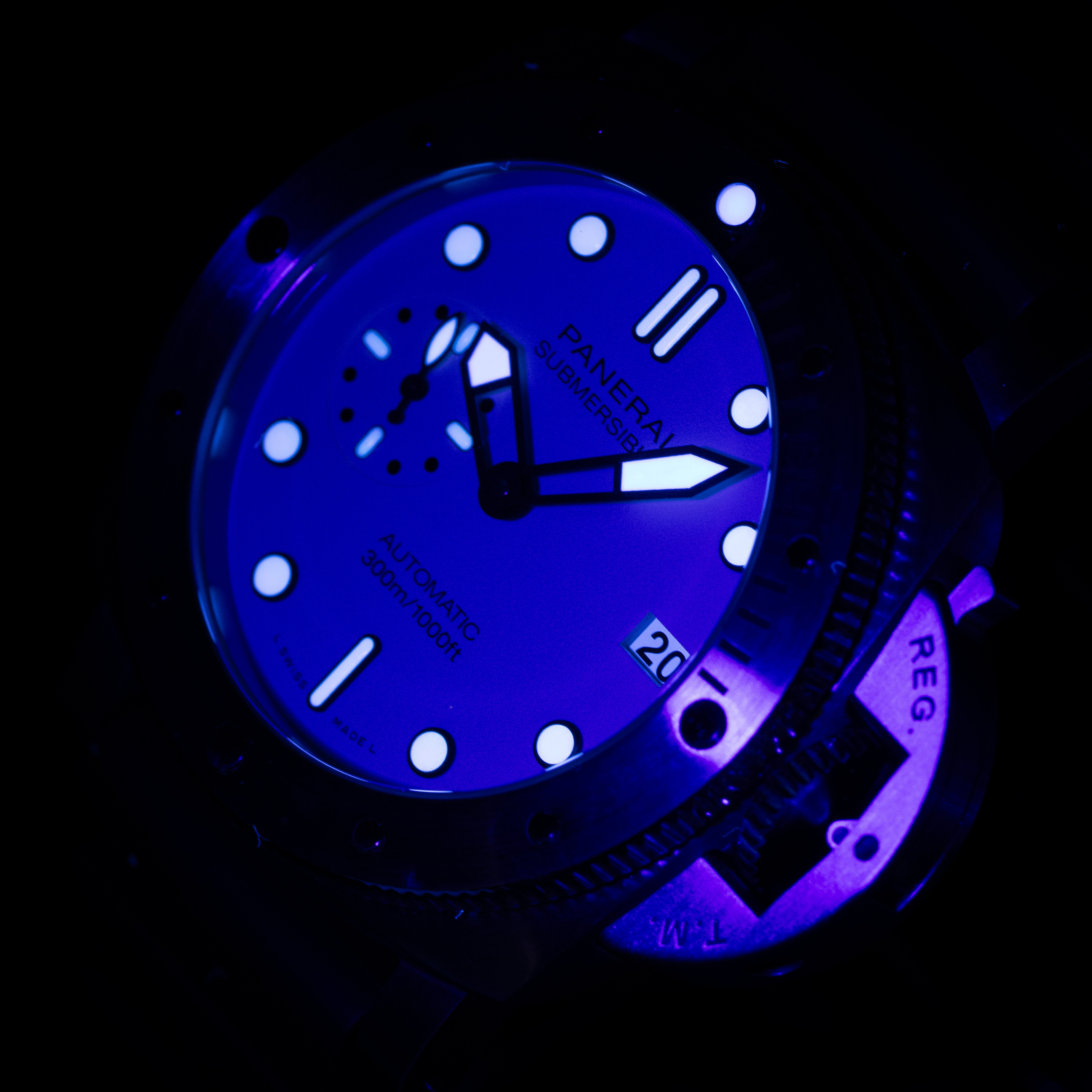 Panerai Submersible PAM02223 Thumbnail 6
