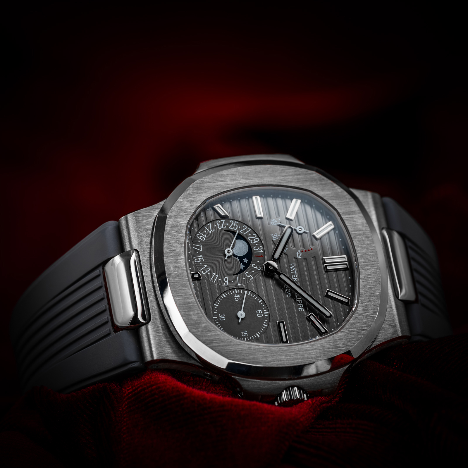 Patek Philippe Nautilus 5712G-001 Thumbnail 6