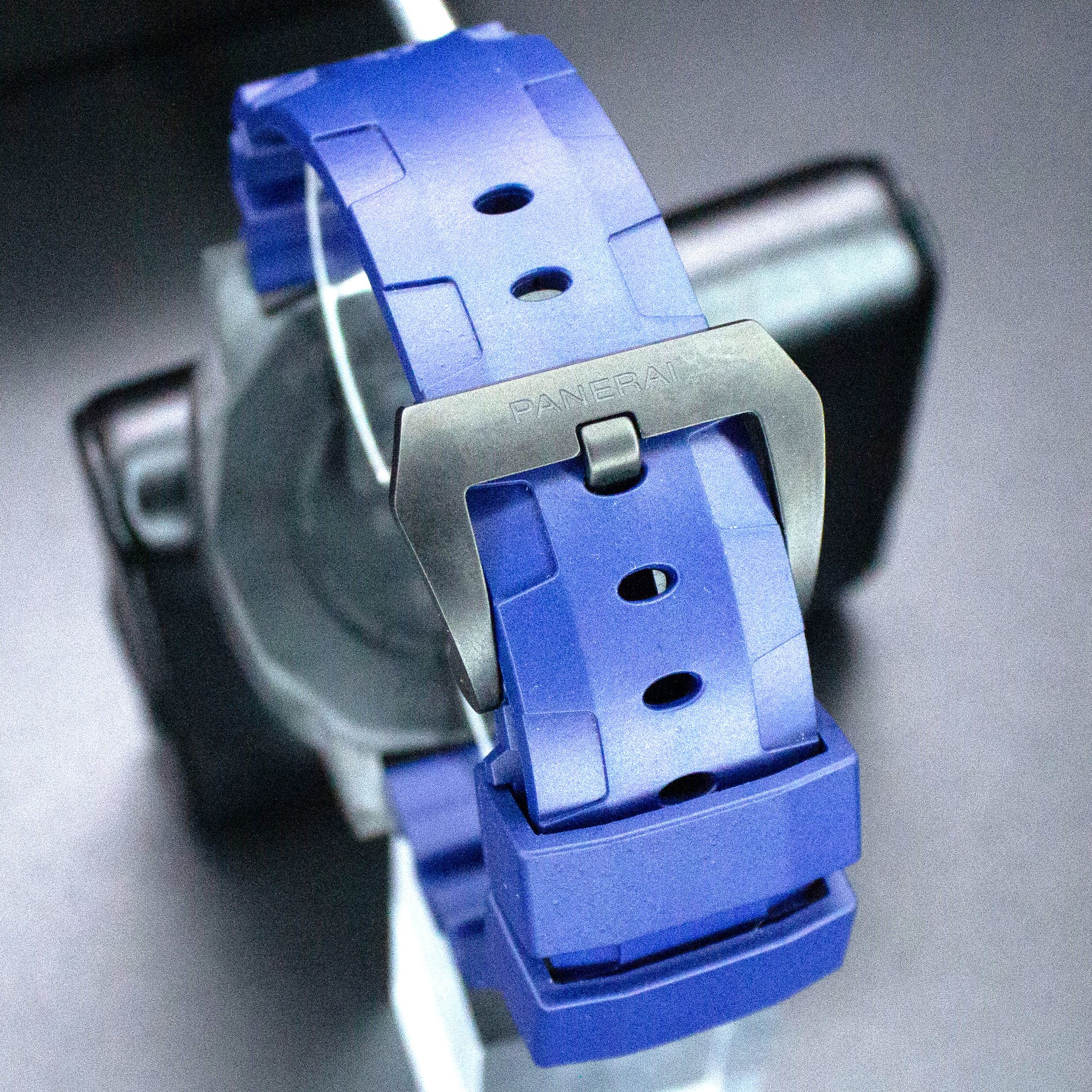 Panerai Submersible QuarantaQuattro PAM01232 Thumbnail 3