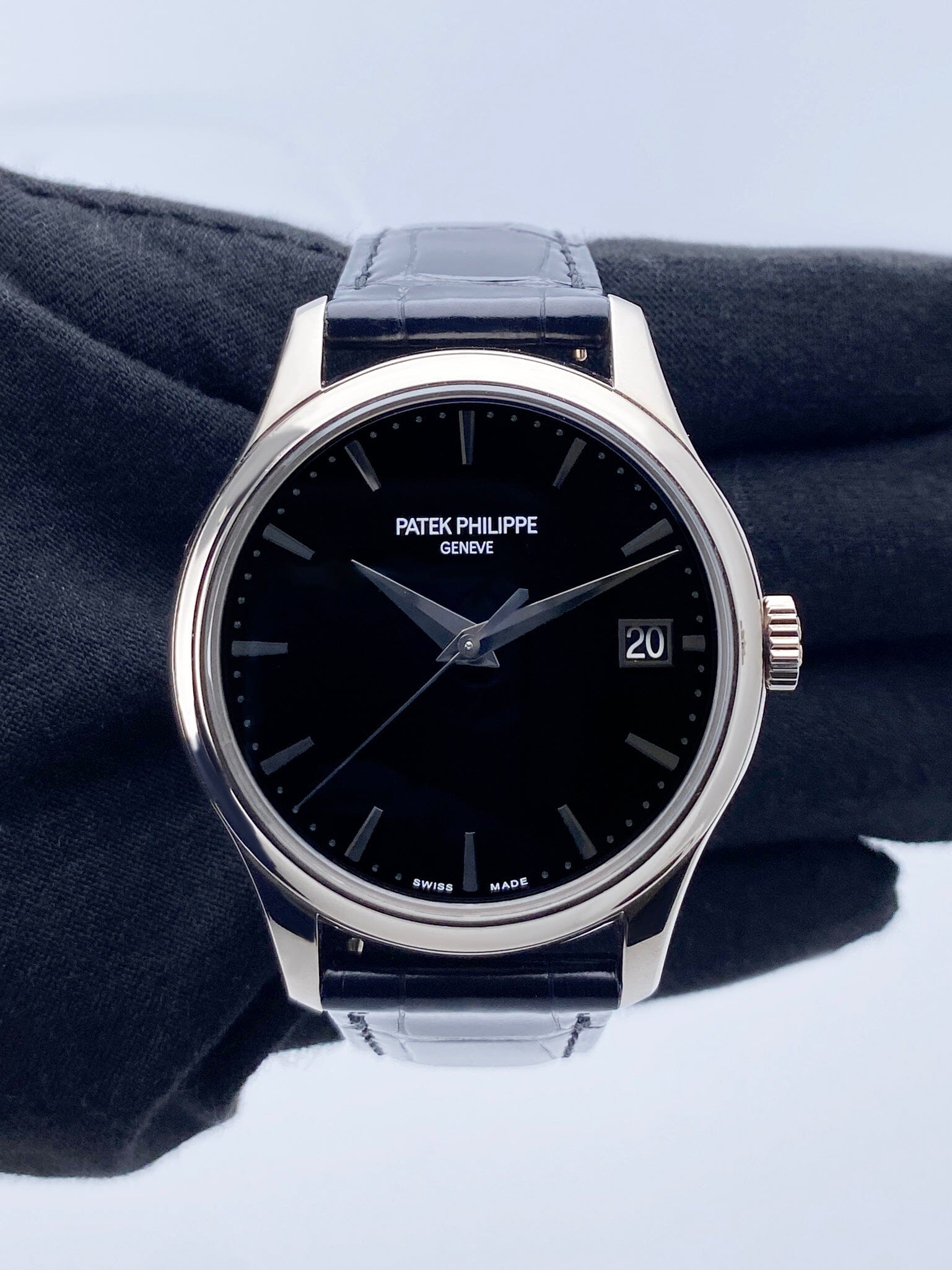 Patek Philippe Calatrava 5227G-010 Thumbnail 2