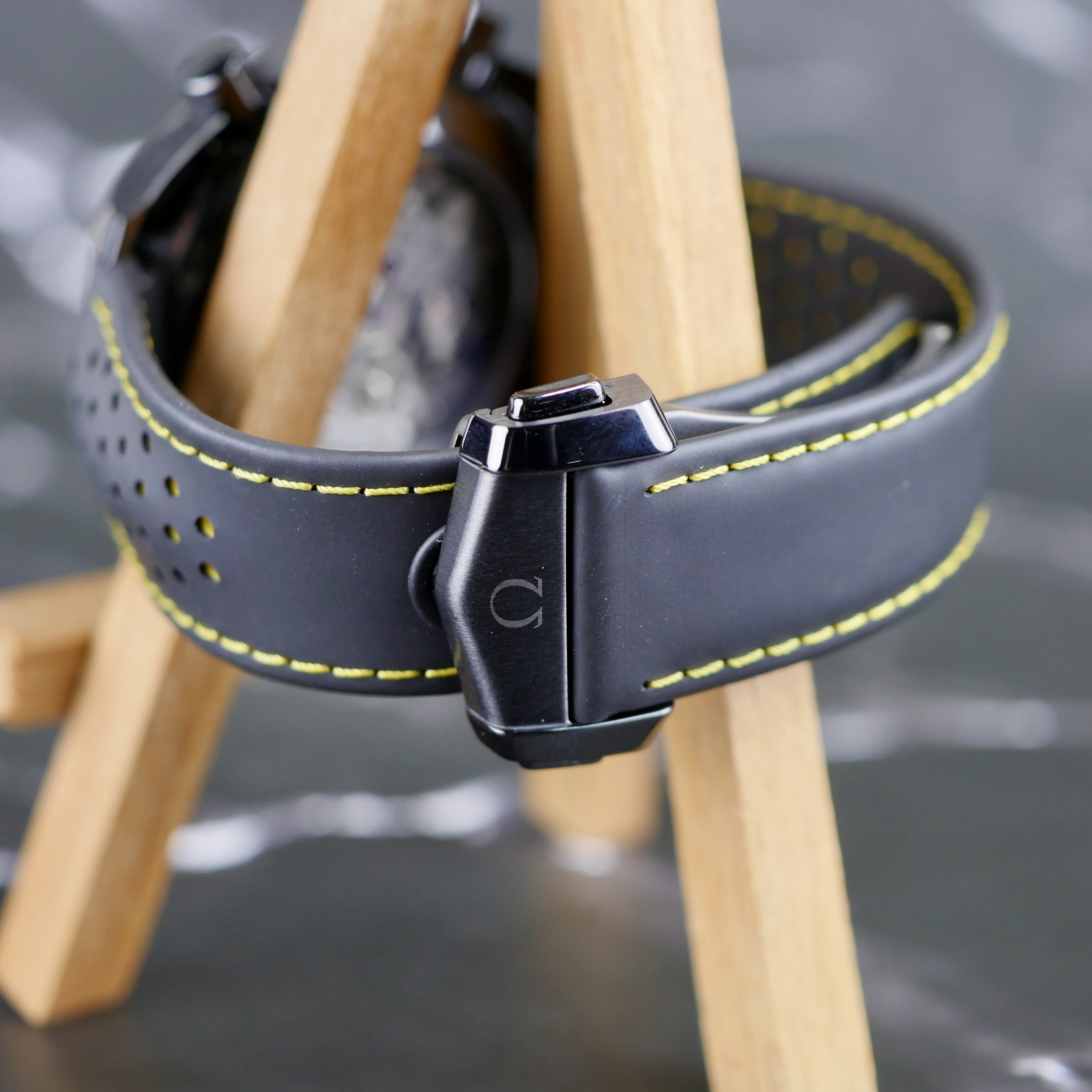 Omega Speedmaster Dark Side of the Moon 310.92.44.50.01.001 Thumbnail 3