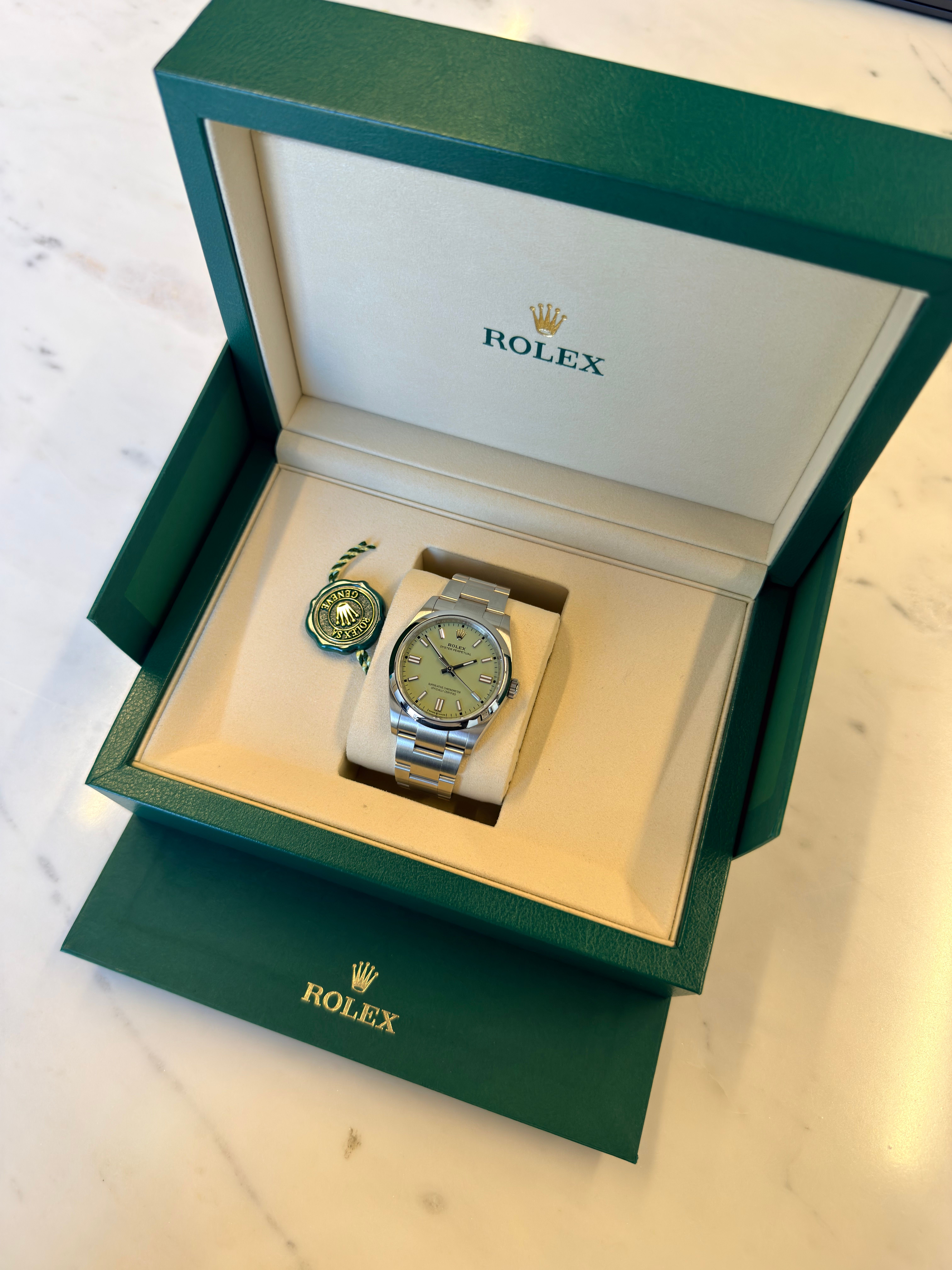 Rolex Oyster Perpetual 126000 Thumbnail 2