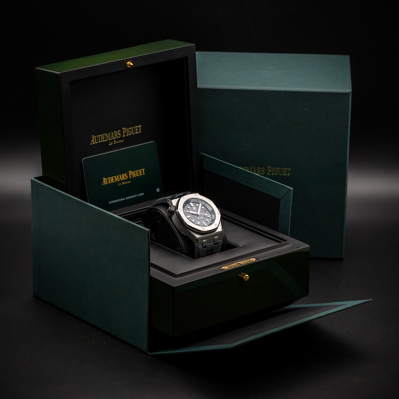 Audemars Piguet Royal Oak Offshore 15720ST.OO.A009CA.01 Thumbnail 7