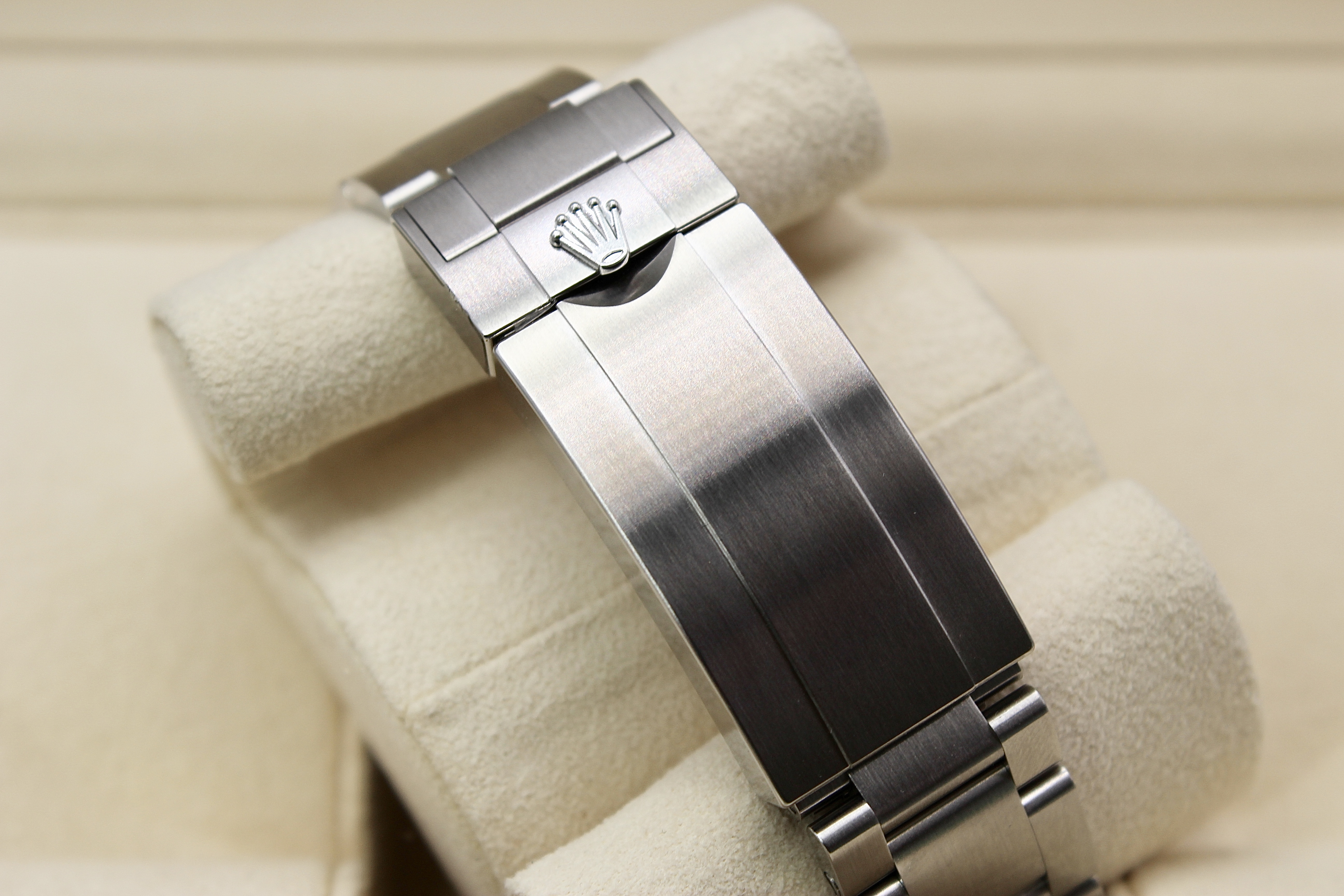 Rolex Submariner 124060 Thumbnail 3