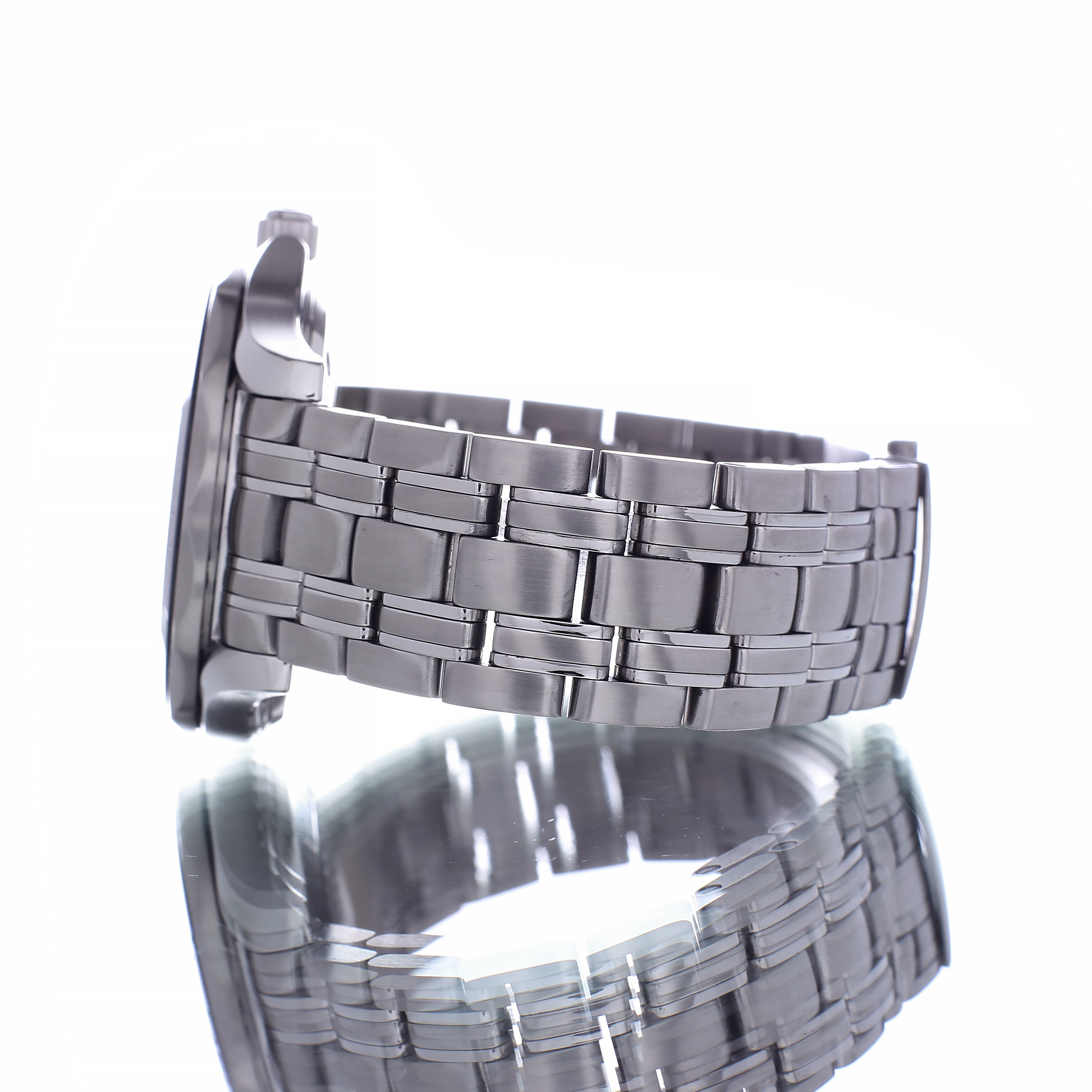 Omega Seamaster 300m 212.30.41.20.01.003 Thumbnail 2